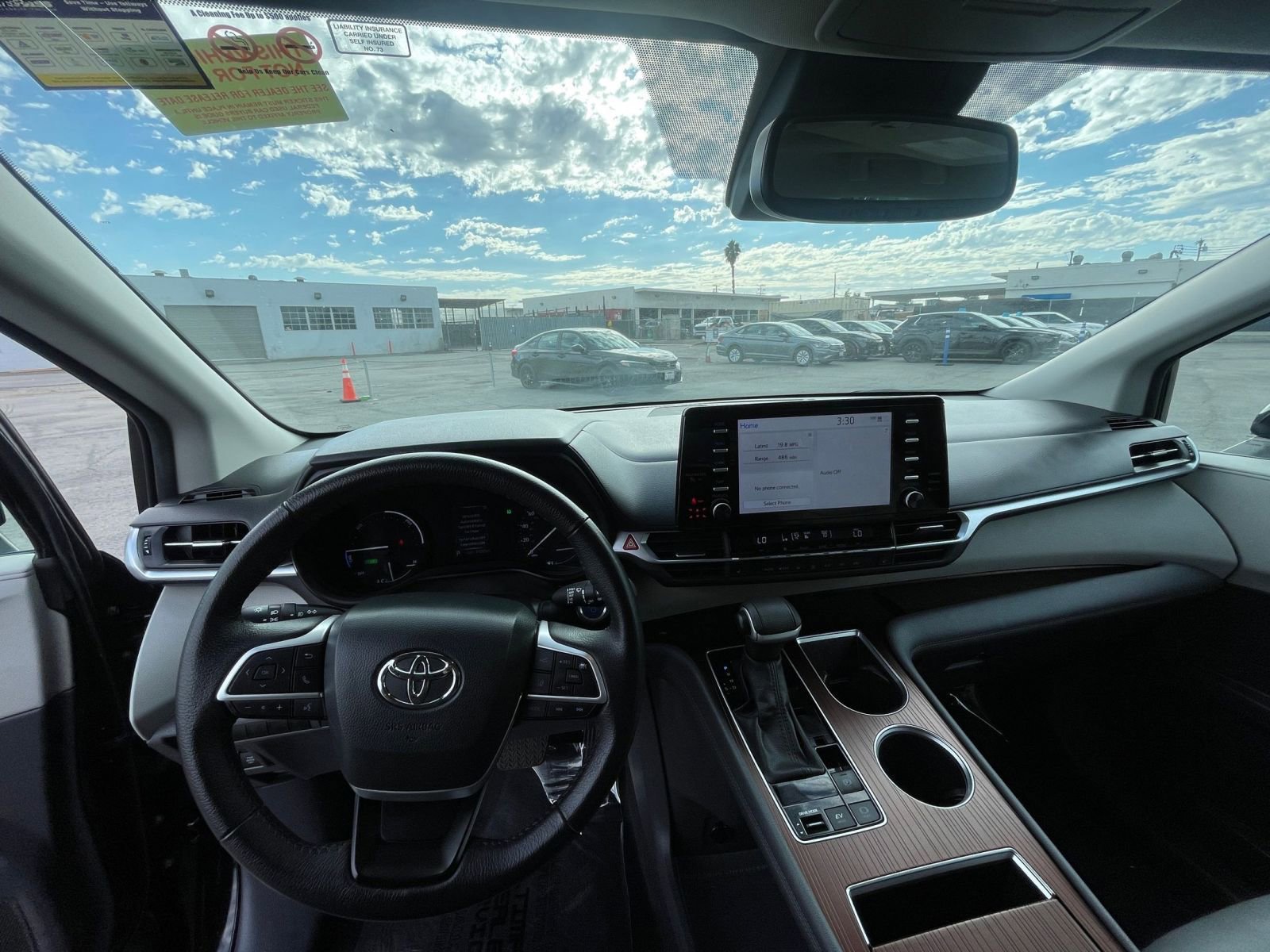 Thumbnail: 2024 Toyota Sienna - 33