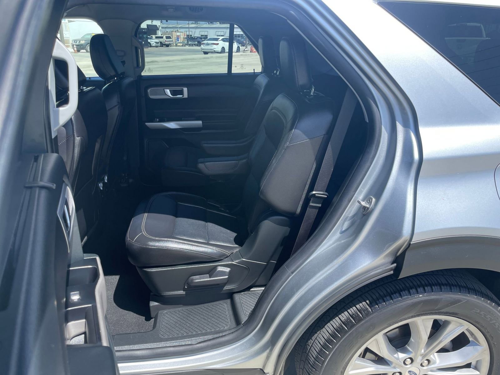 2023 Ford Explorer Limited 26