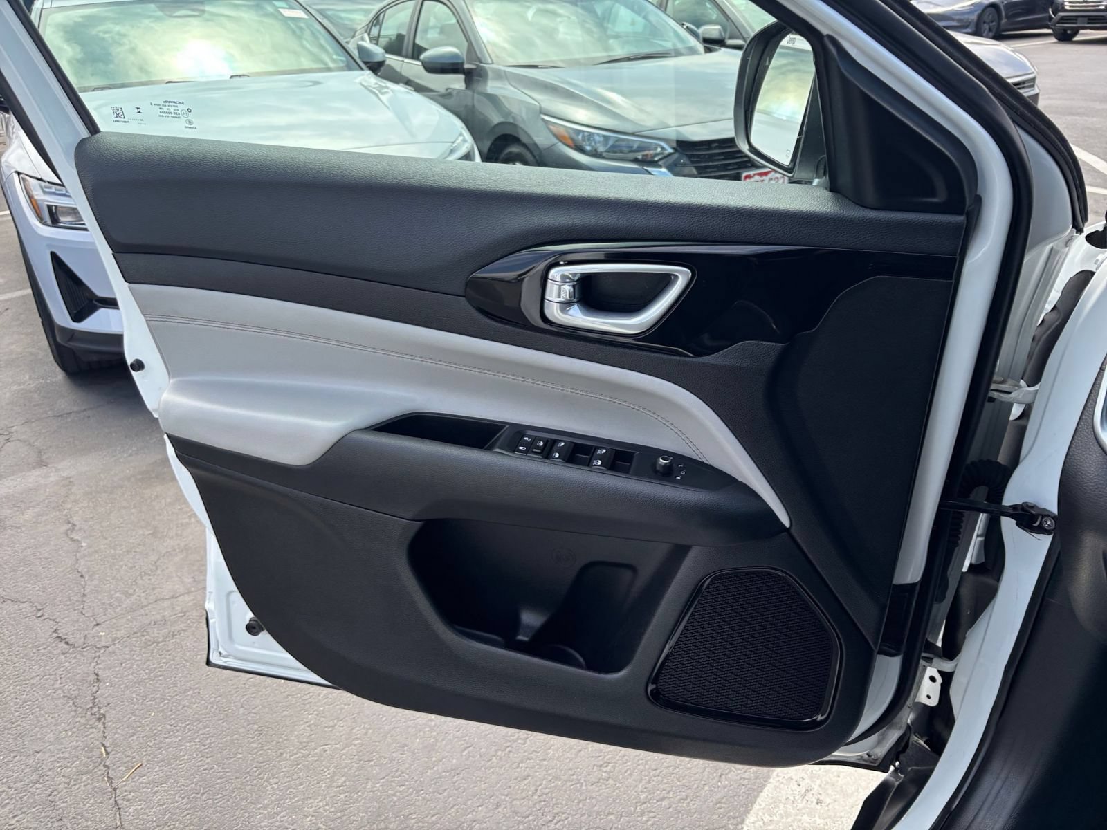 Thumbnail: 2025 Jeep Compass - 18
