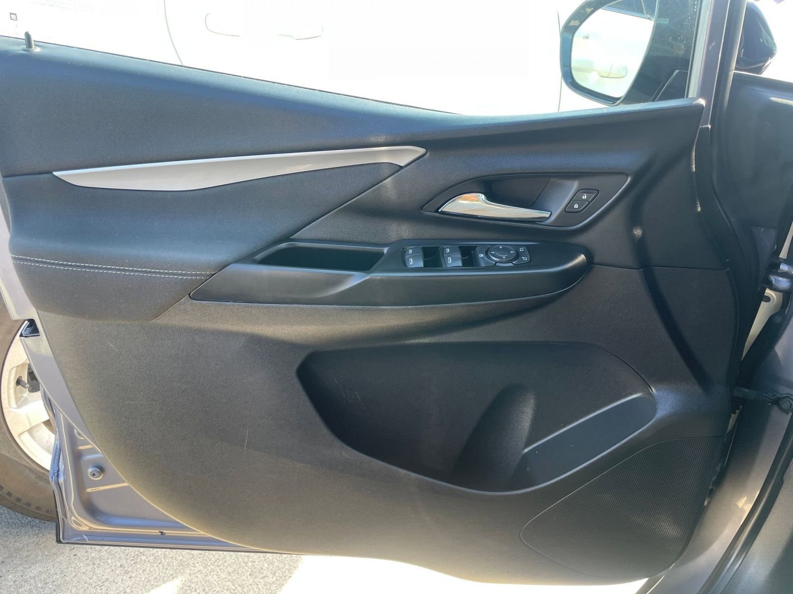 Thumbnail: 2023 Chevrolet Bolt EV - 24