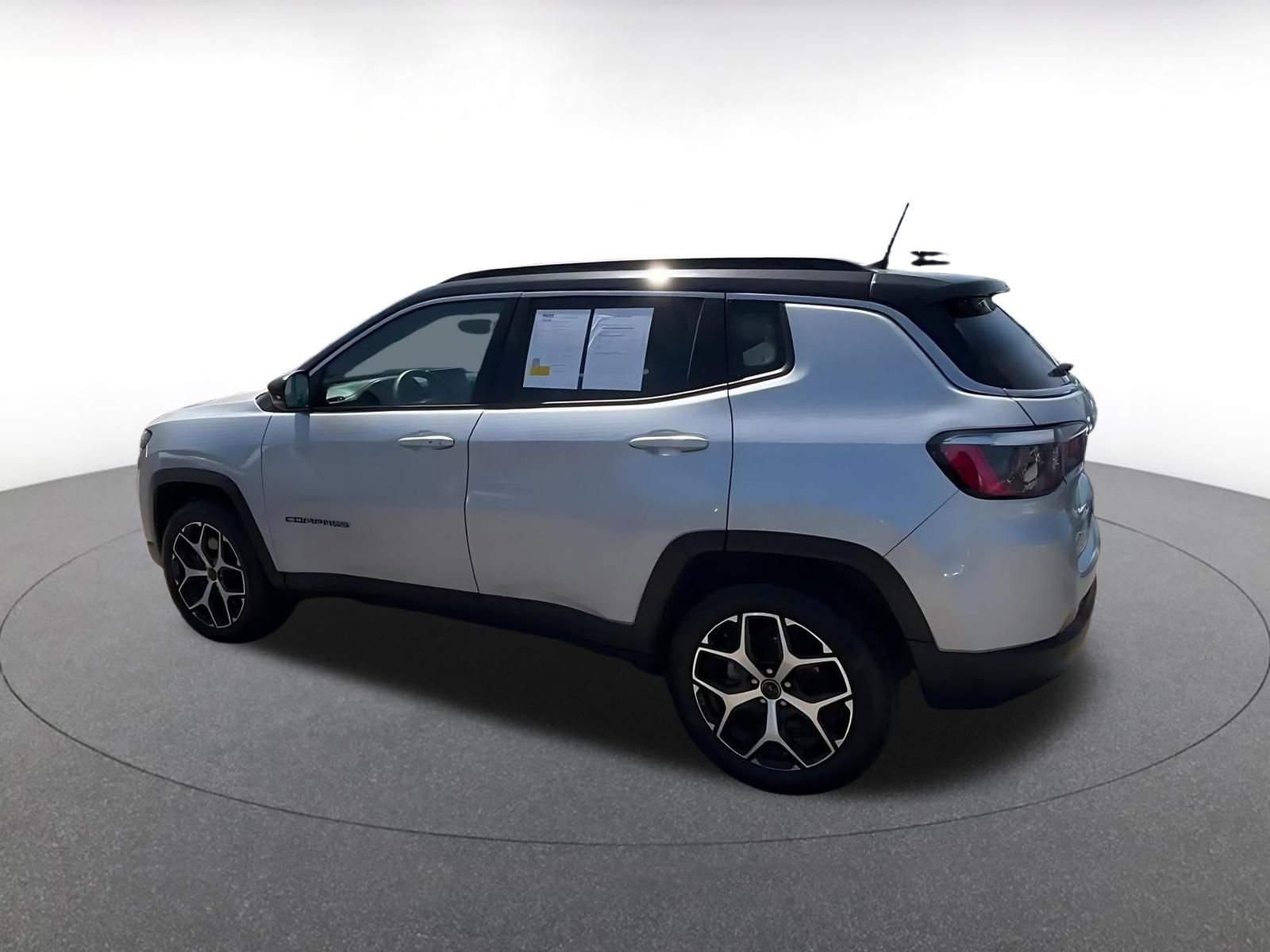 Thumbnail: 2025 Jeep Compass - 10