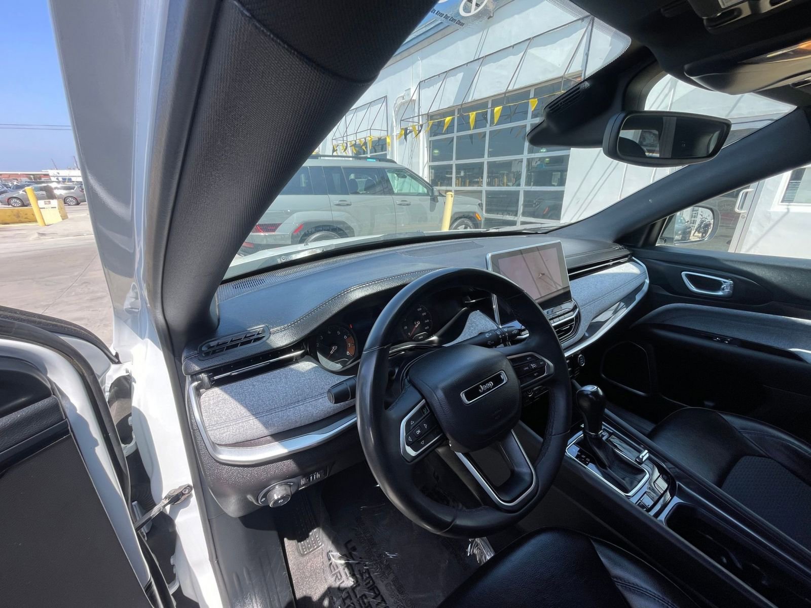 Thumbnail: 2023 Jeep Compass - 34