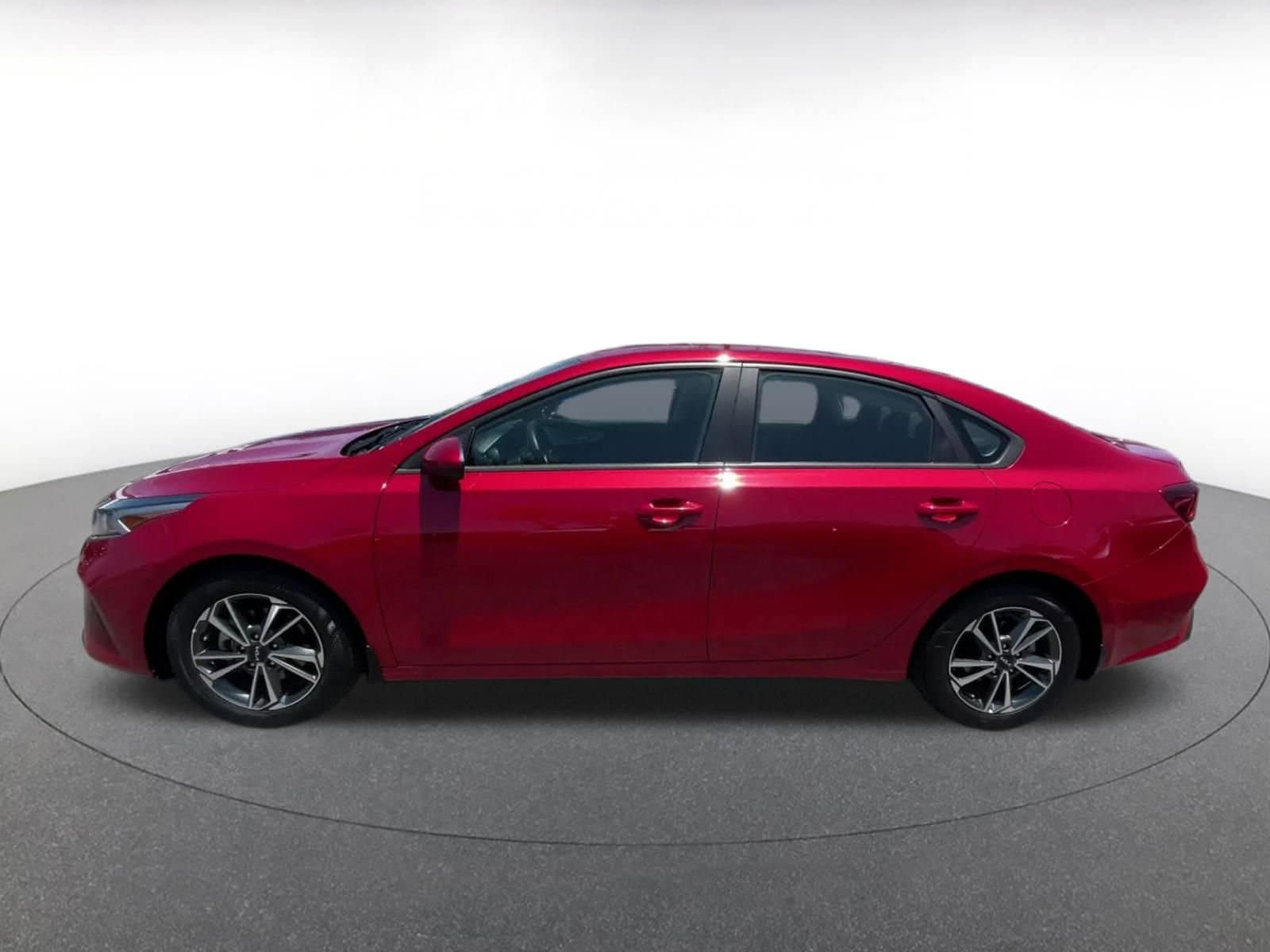 2023 Kia Forte LXS 8