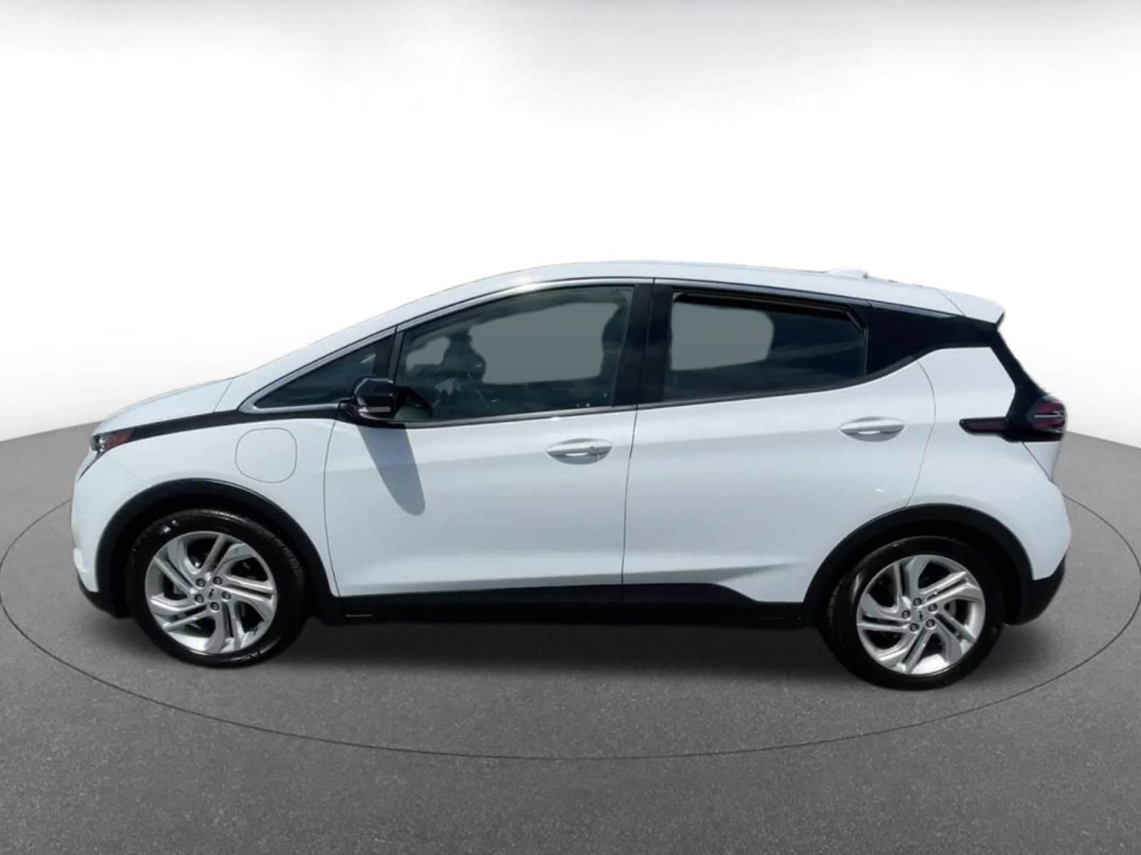 Thumbnail: 2023 Chevrolet Bolt EV - 9