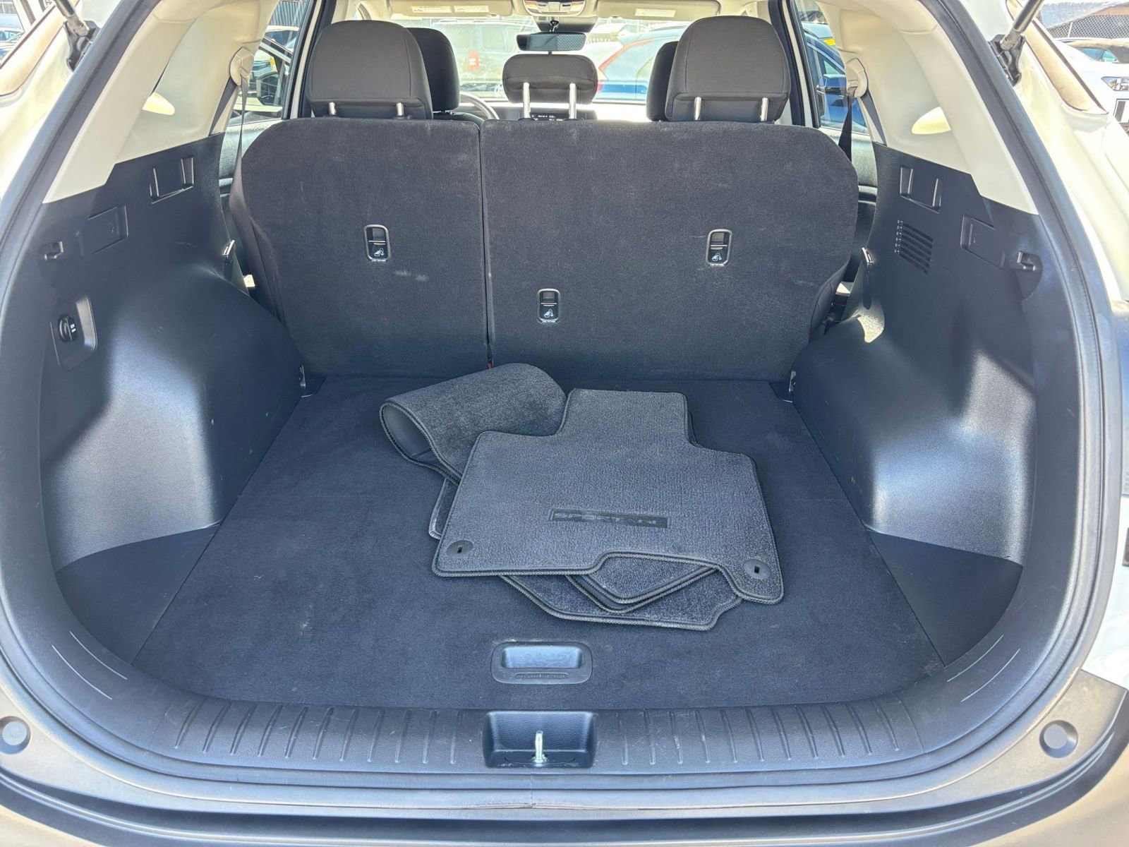 Thumbnail: 2025 Kia Sportage - 31