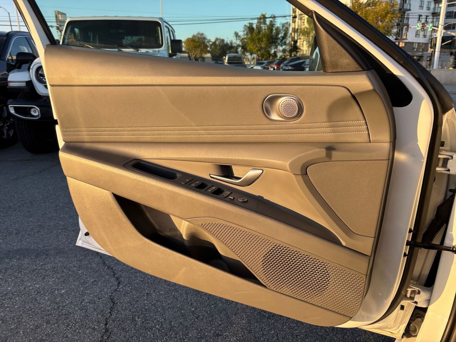 Thumbnail: 2025 Hyundai Elantra - 18