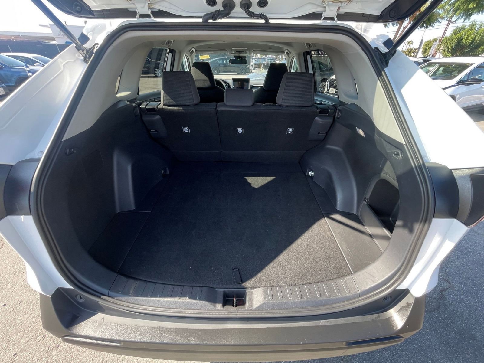 Thumbnail: 2025 Toyota RAV4 - 31