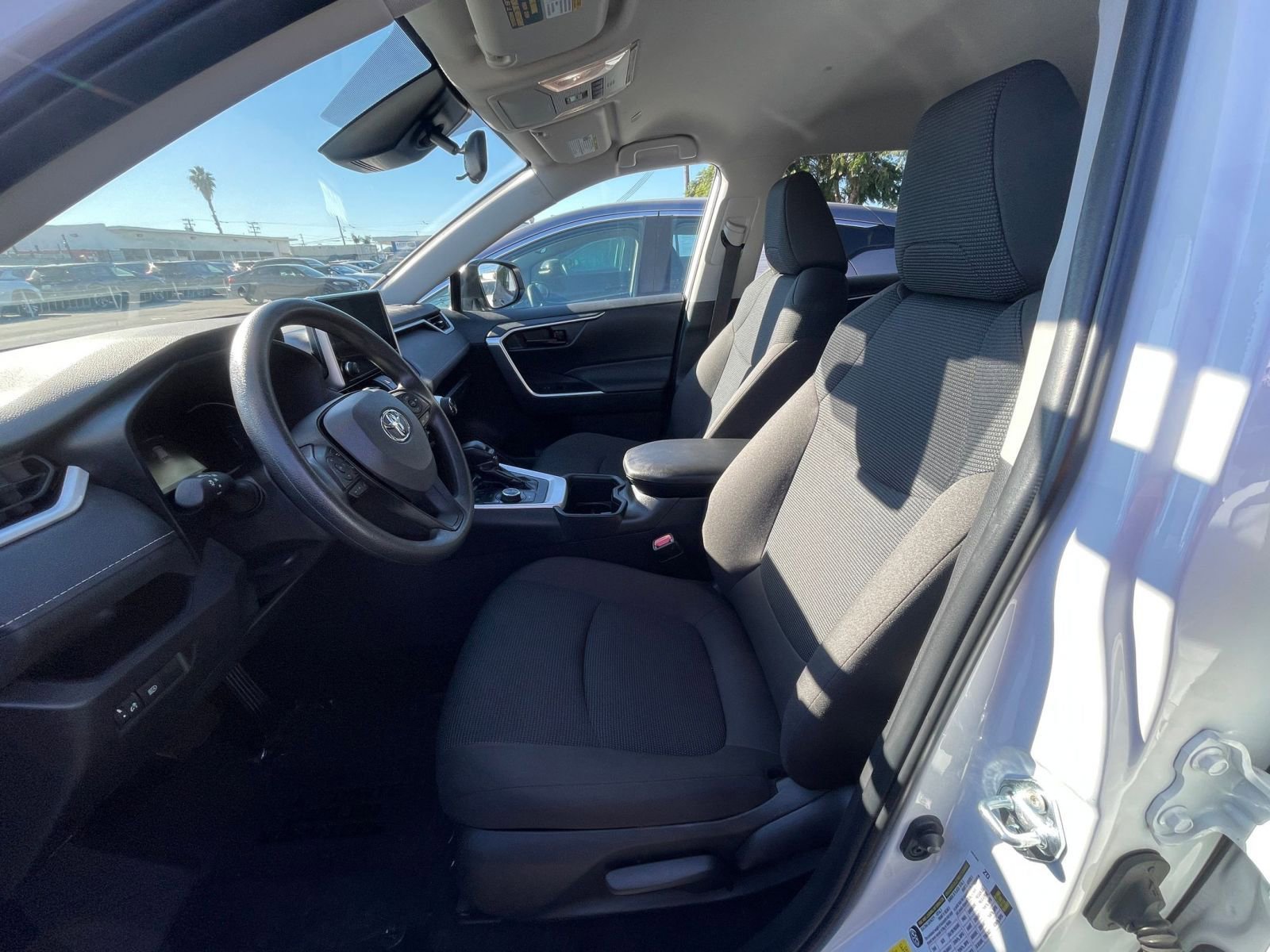 Thumbnail: 2025 Toyota RAV4 - 27