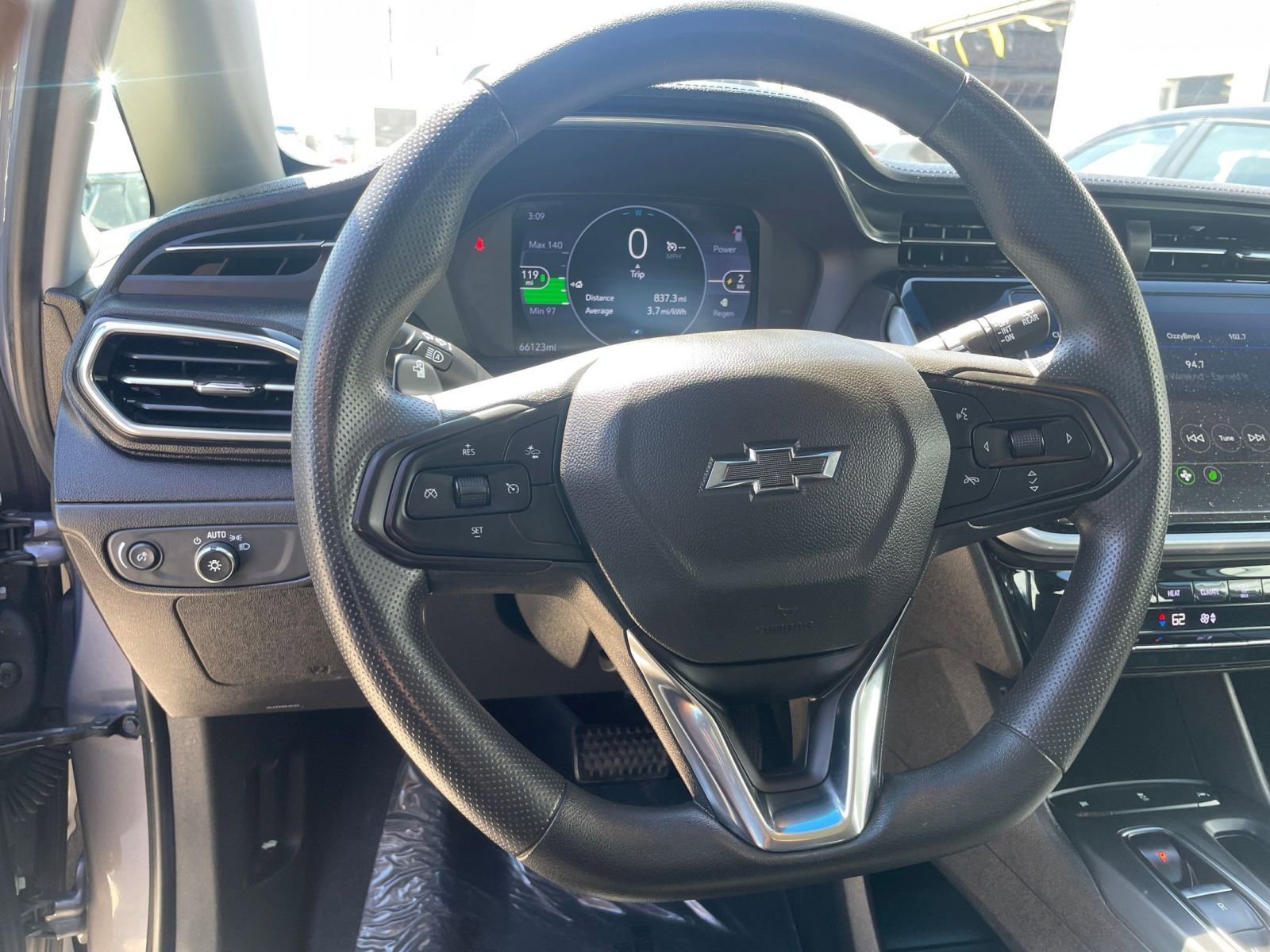 Thumbnail: 2023 Chevrolet Bolt EV - 32