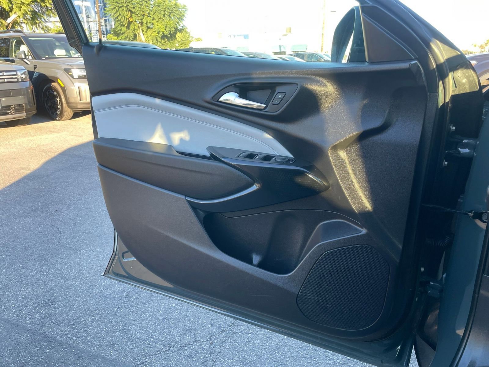 Thumbnail: 2025 Chevrolet Trax - 20