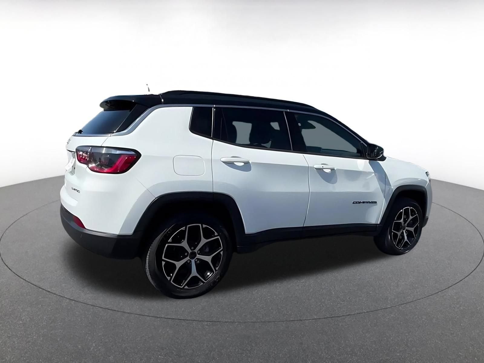 Thumbnail: 2025 Jeep Compass - 14