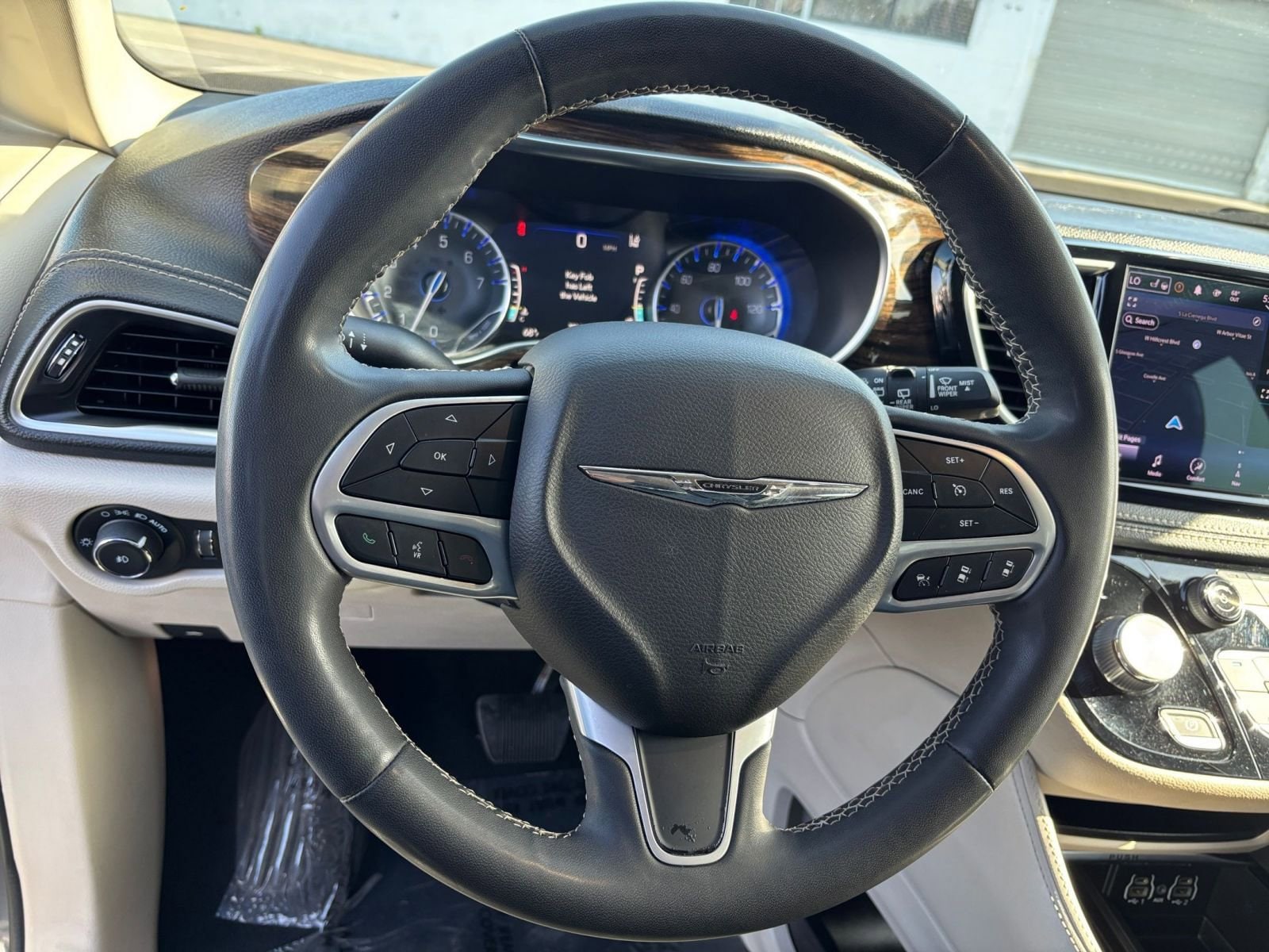 Thumbnail: 2022 Chrysler Pacifica - 29