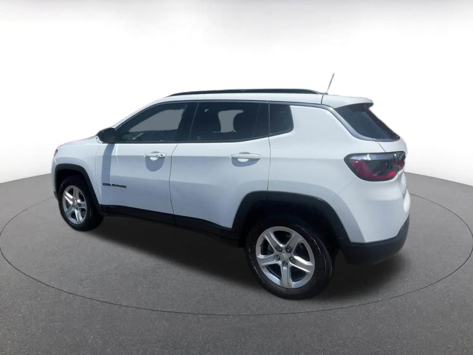Thumbnail: 2023 Jeep Compass - 10
