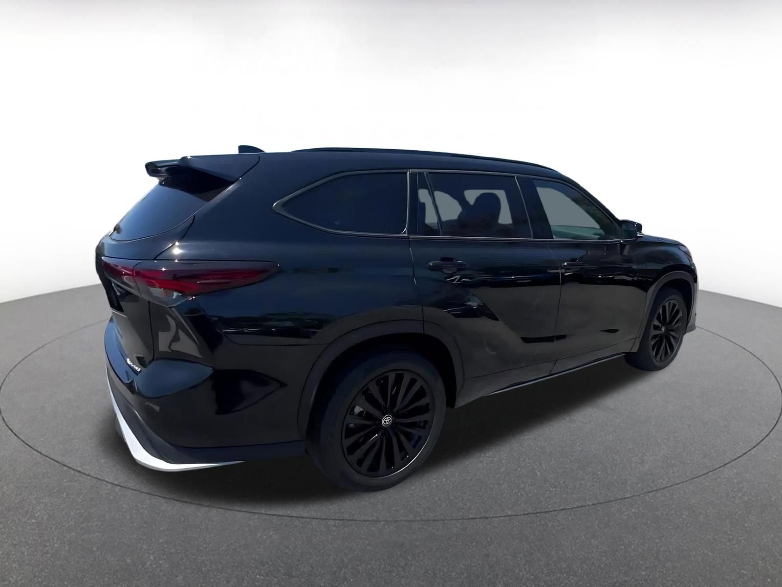 Thumbnail: 2025 Toyota Highlander - 15