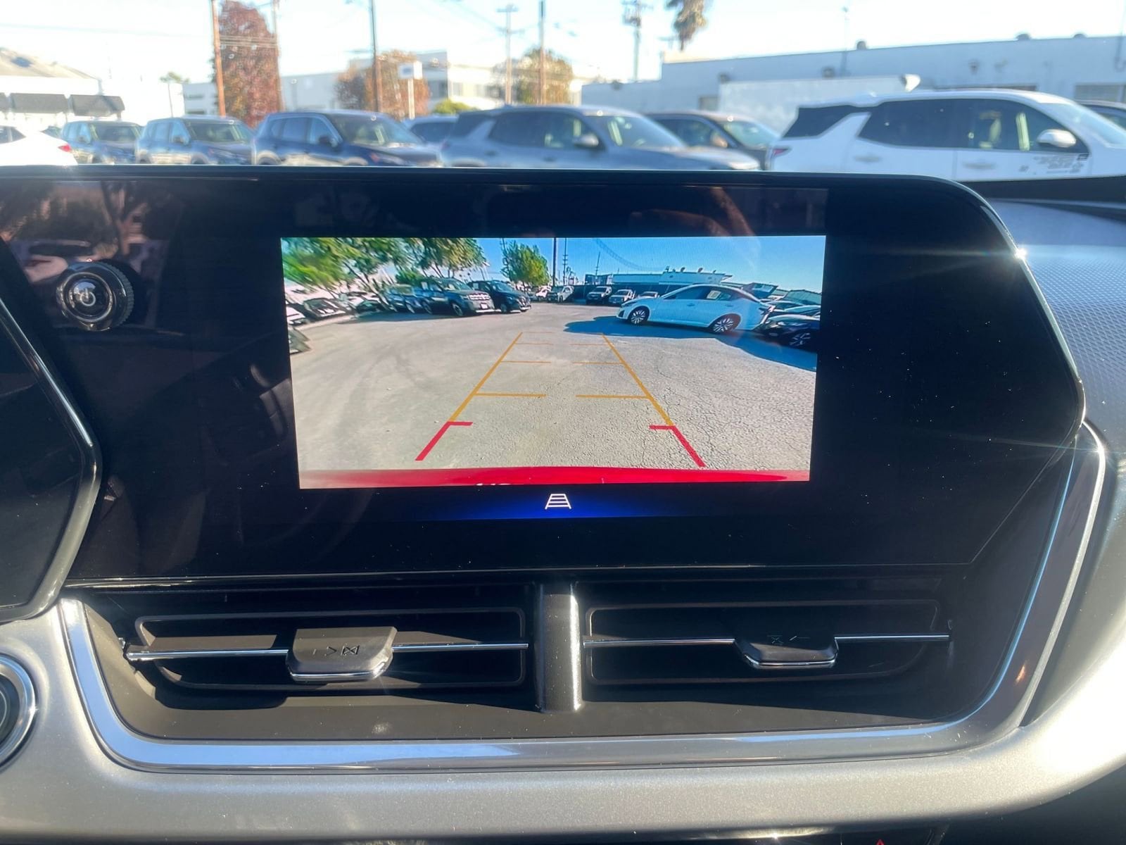 Thumbnail: 2025 Chevrolet Trax - 17