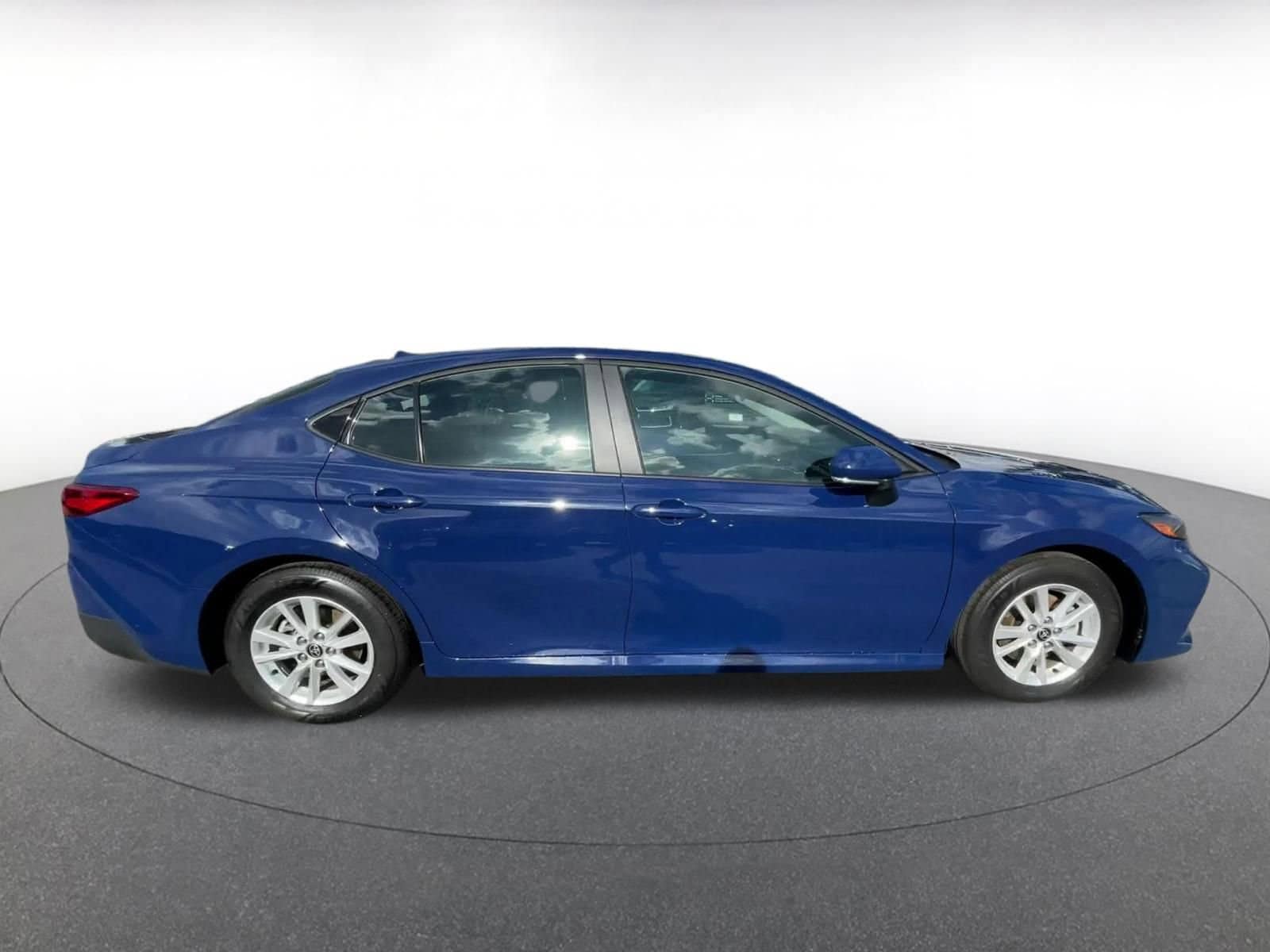 Thumbnail: 2025 Toyota Camry - 16