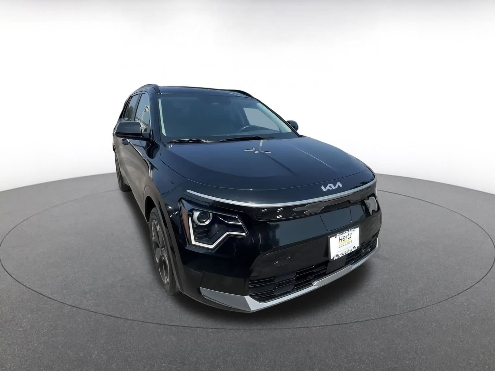 Thumbnail: 2023 Kia Niro - 3