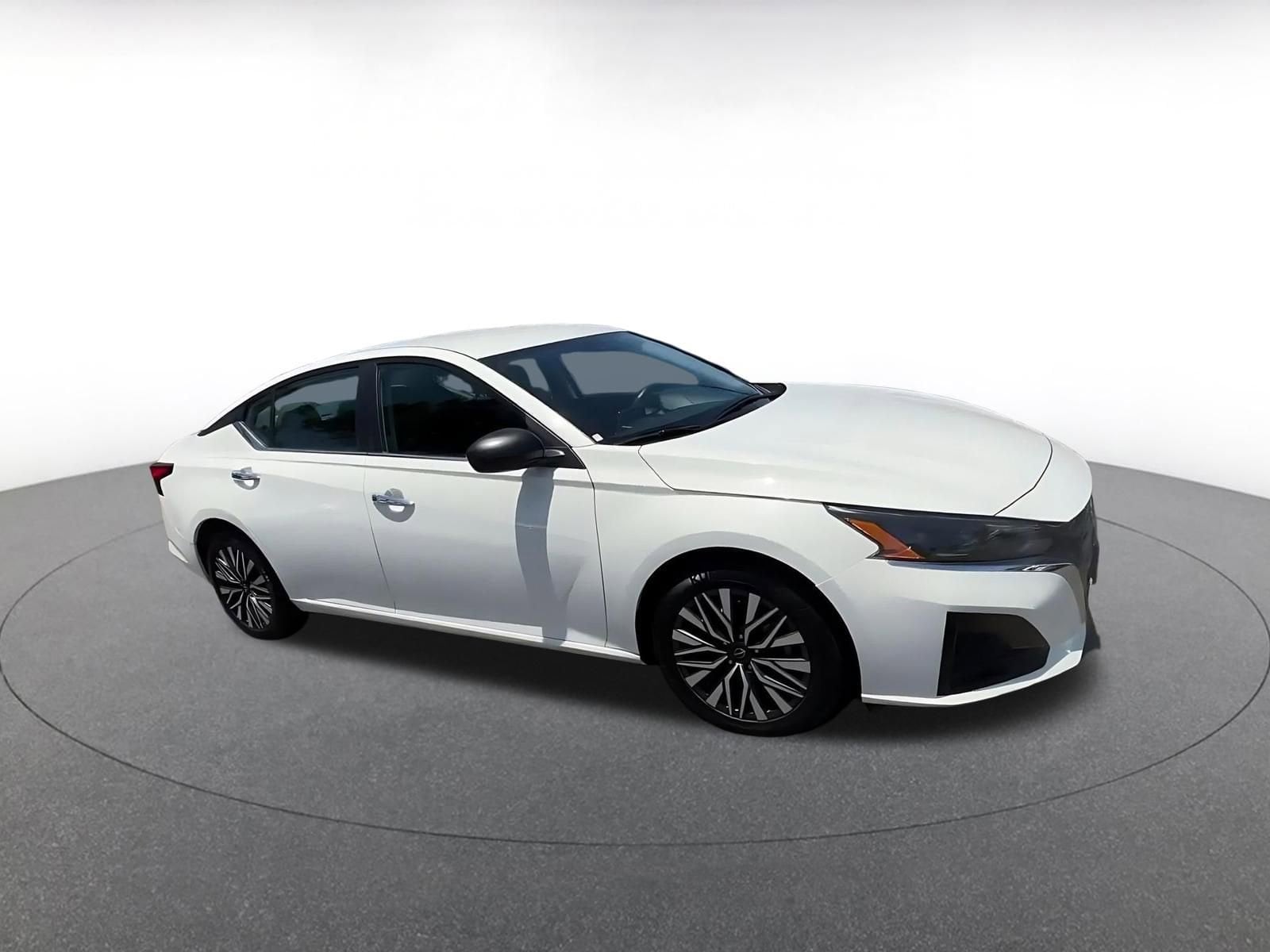 Thumbnail: 2025 Nissan Altima - 2