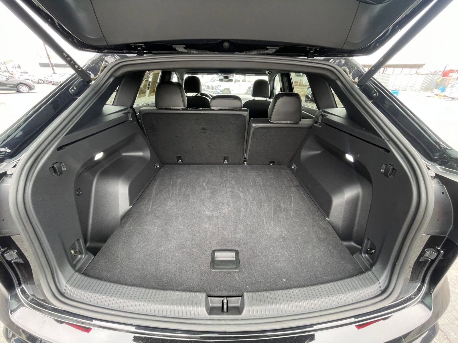 Thumbnail: 2025 Volkswagen Atlas - 31