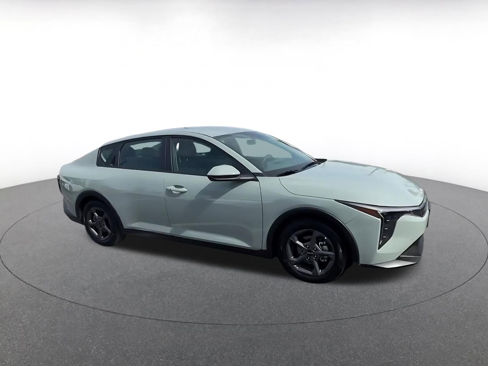 Thumbnail: 2025 Kia K4 - 2