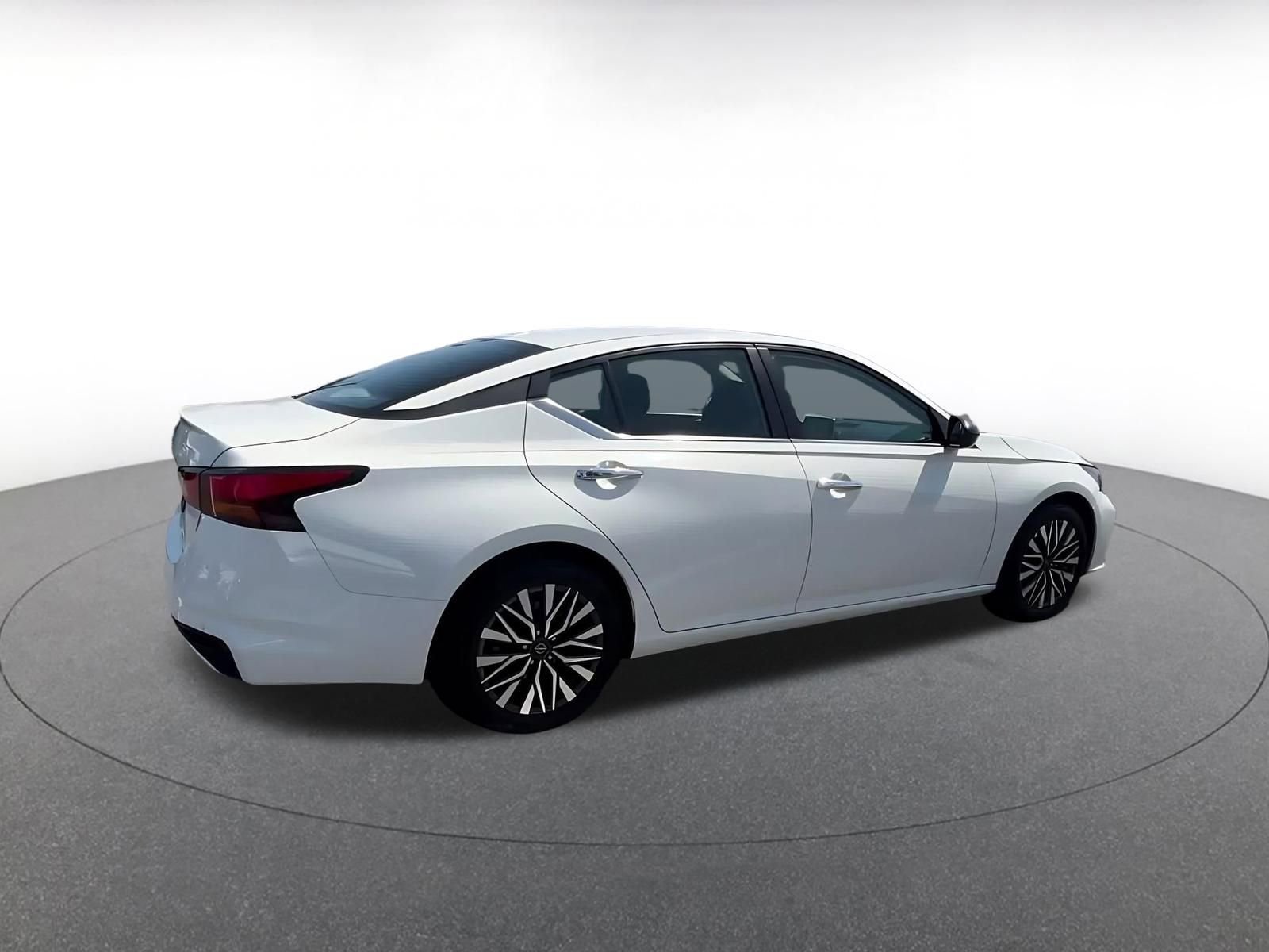 Thumbnail: 2025 Nissan Altima - 15