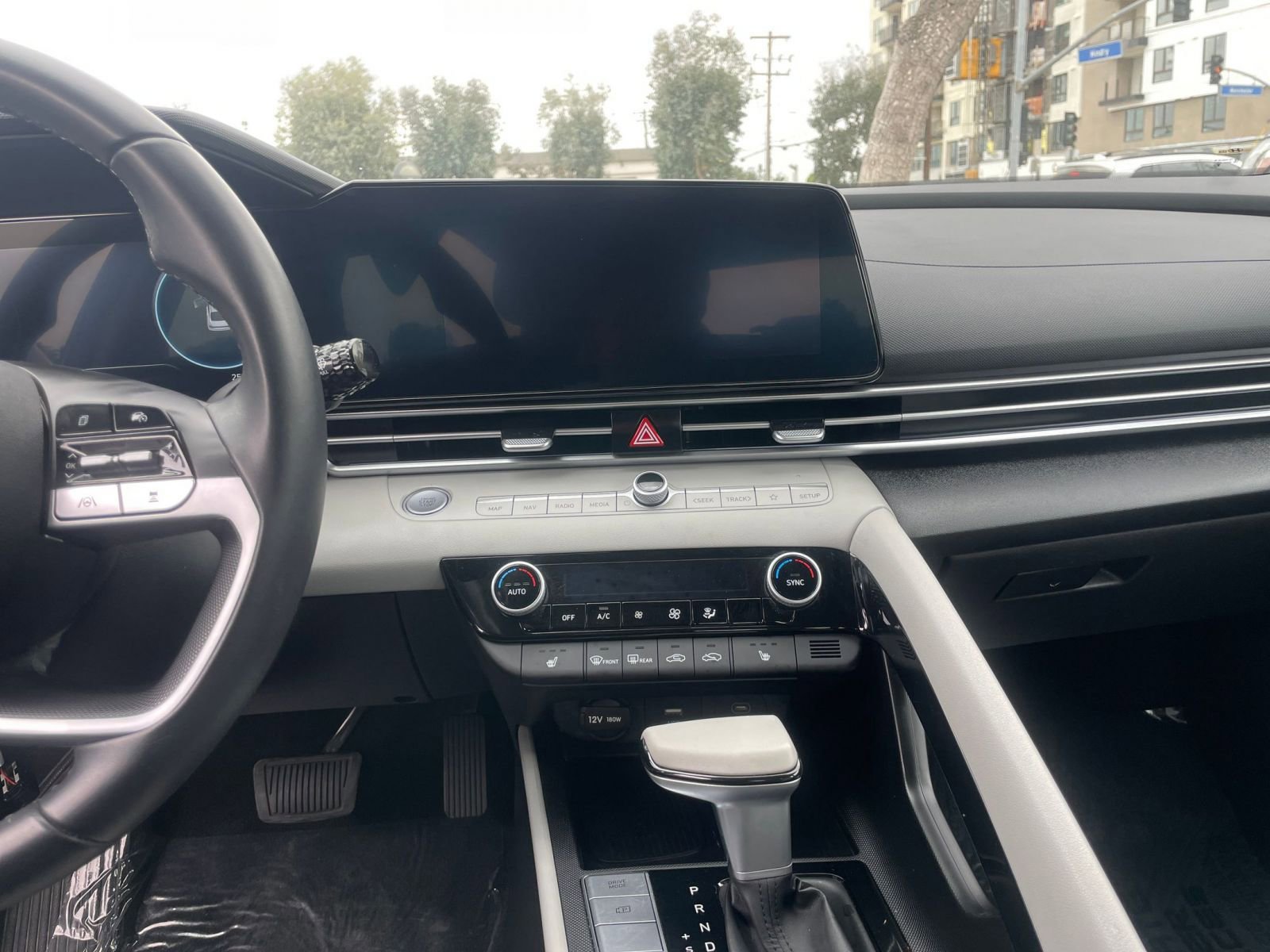 Thumbnail: 2025 Hyundai Elantra - 17