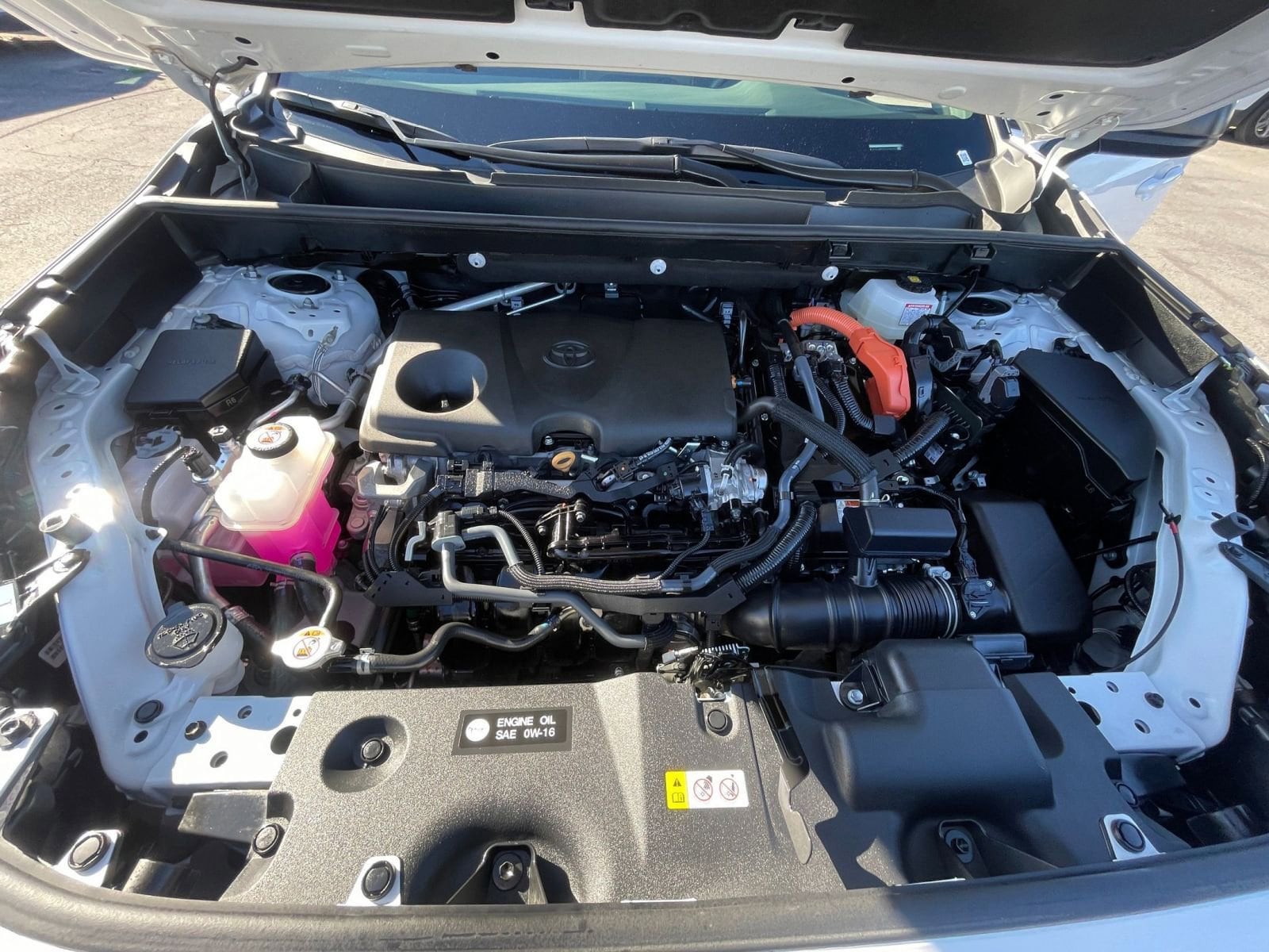 Thumbnail: 2025 Toyota RAV4 - 32