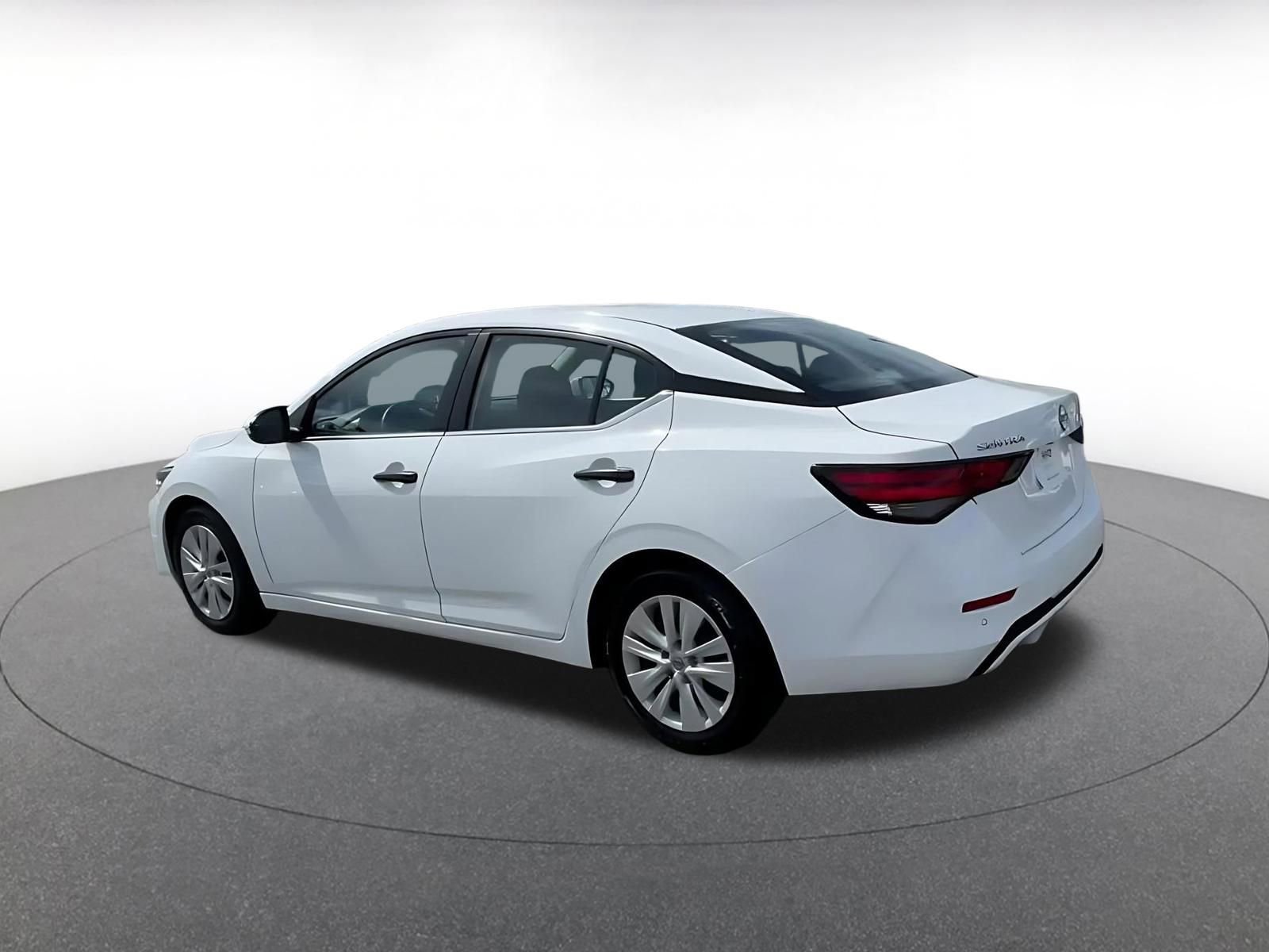 Thumbnail: 2025 Nissan Sentra - 10