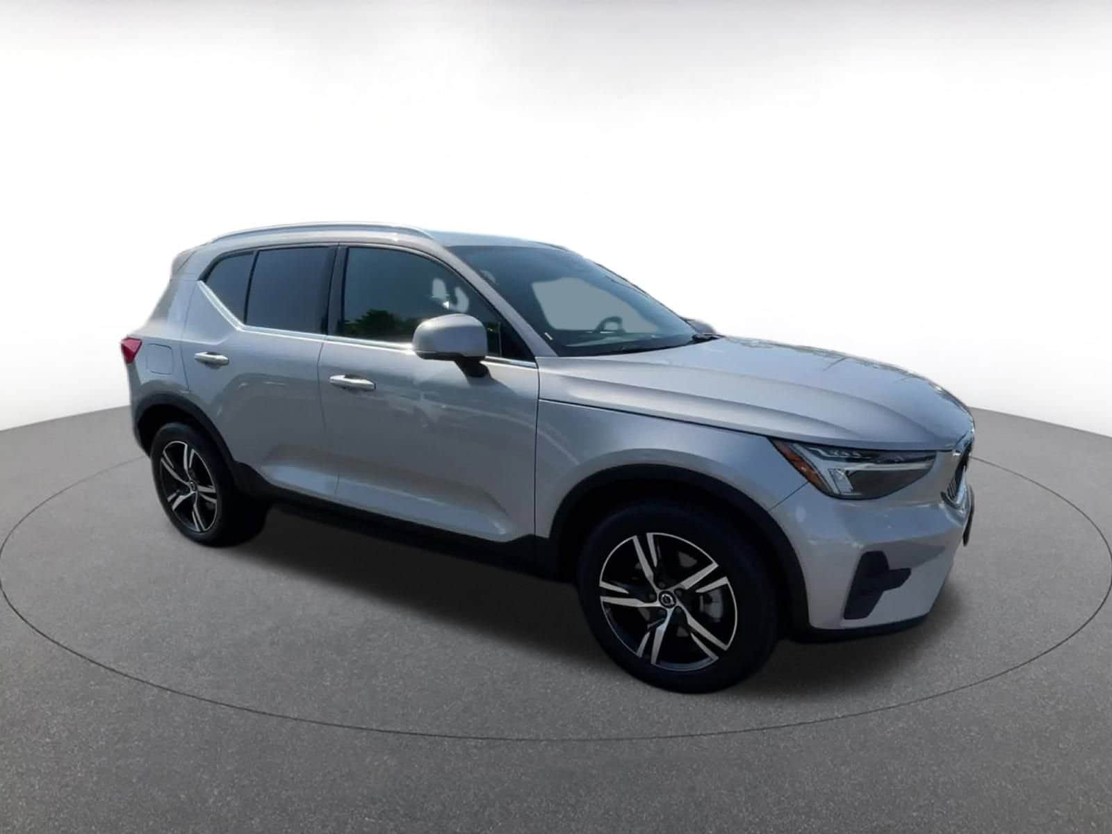 Thumbnail: 2024 Volvo XC40 - 2