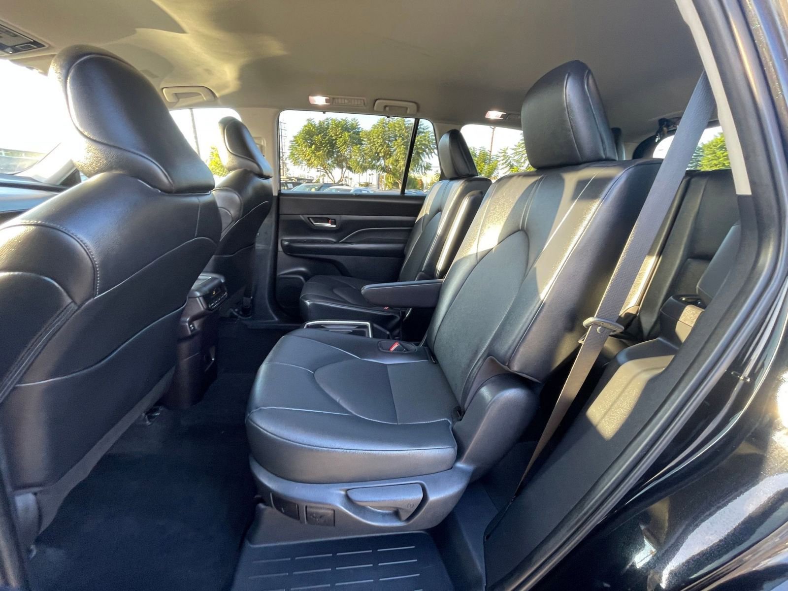 Thumbnail: 2025 Toyota Grand Highlander - 25