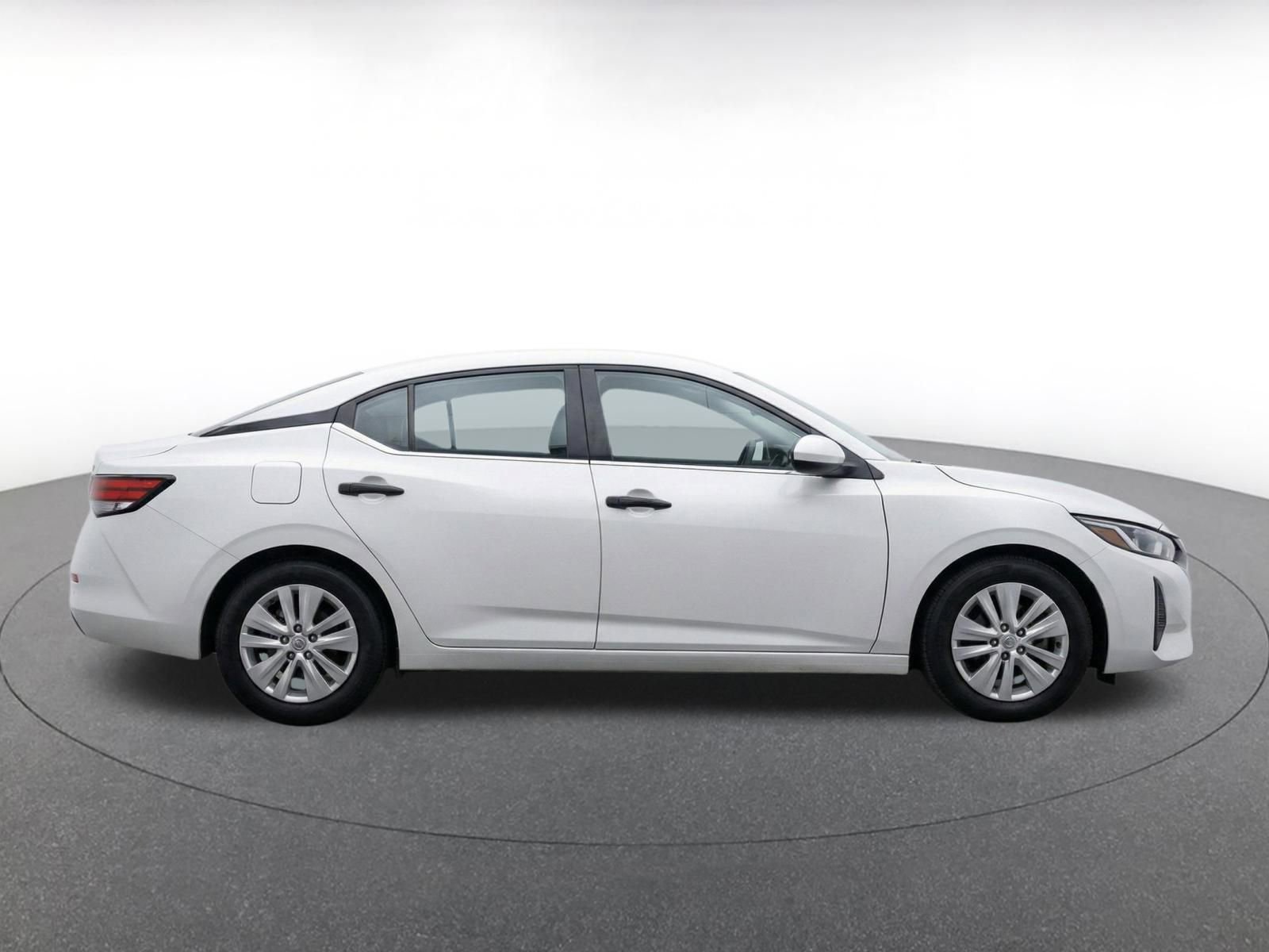 Thumbnail: 2025 Nissan Sentra - 10