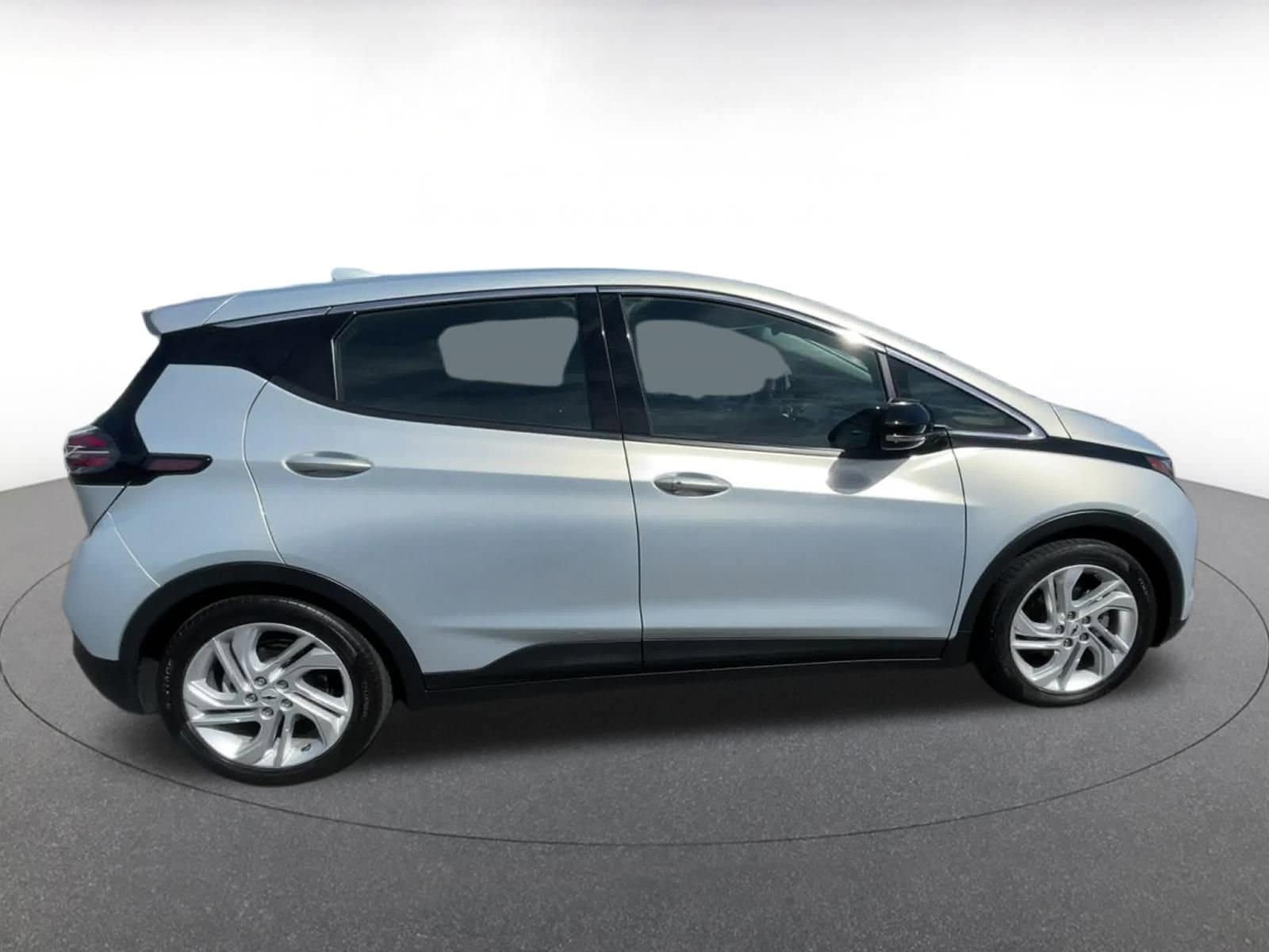 Thumbnail: 2023 Chevrolet Bolt EV - 16