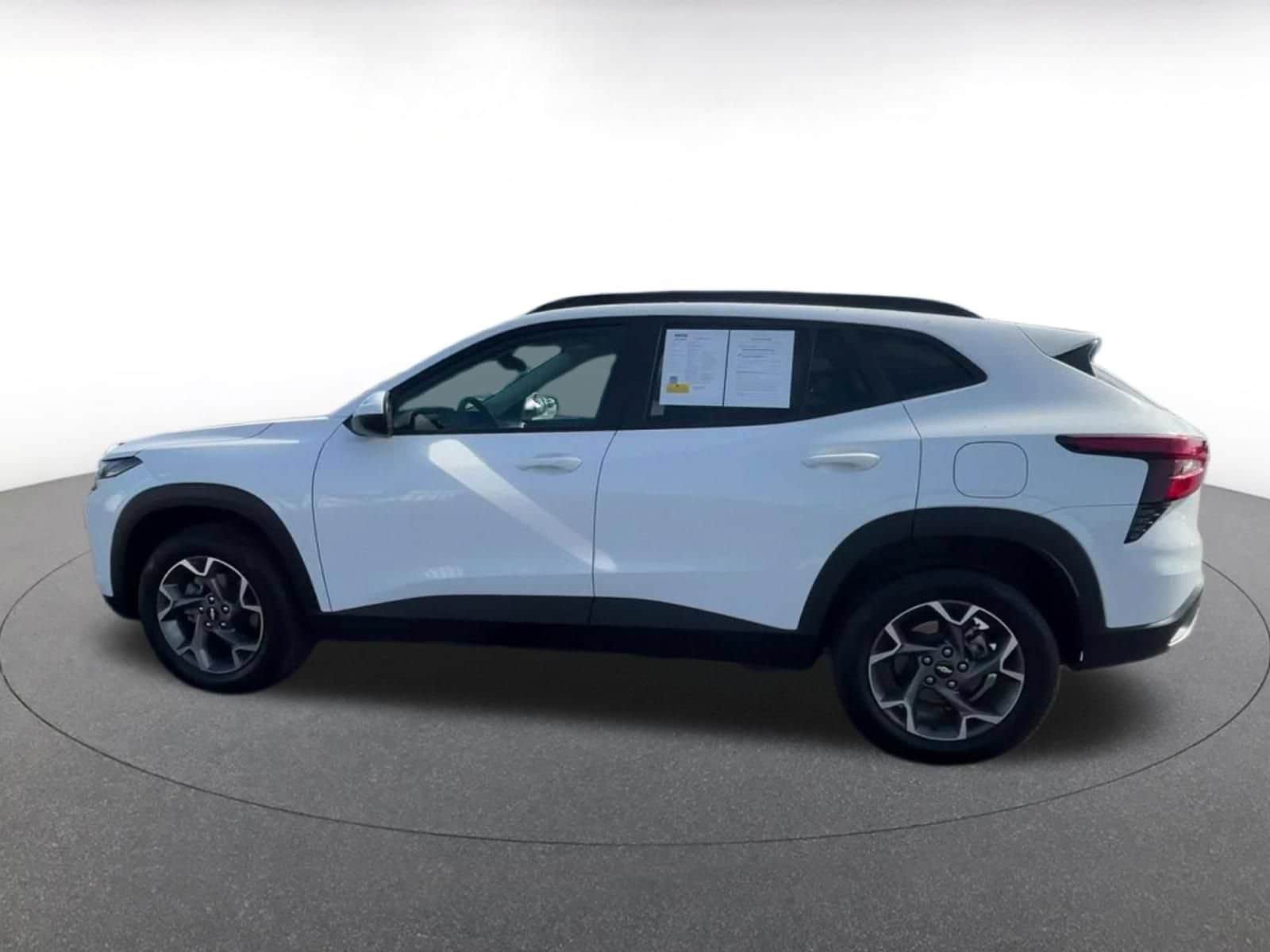 Thumbnail: 2025 Chevrolet Trax - 9