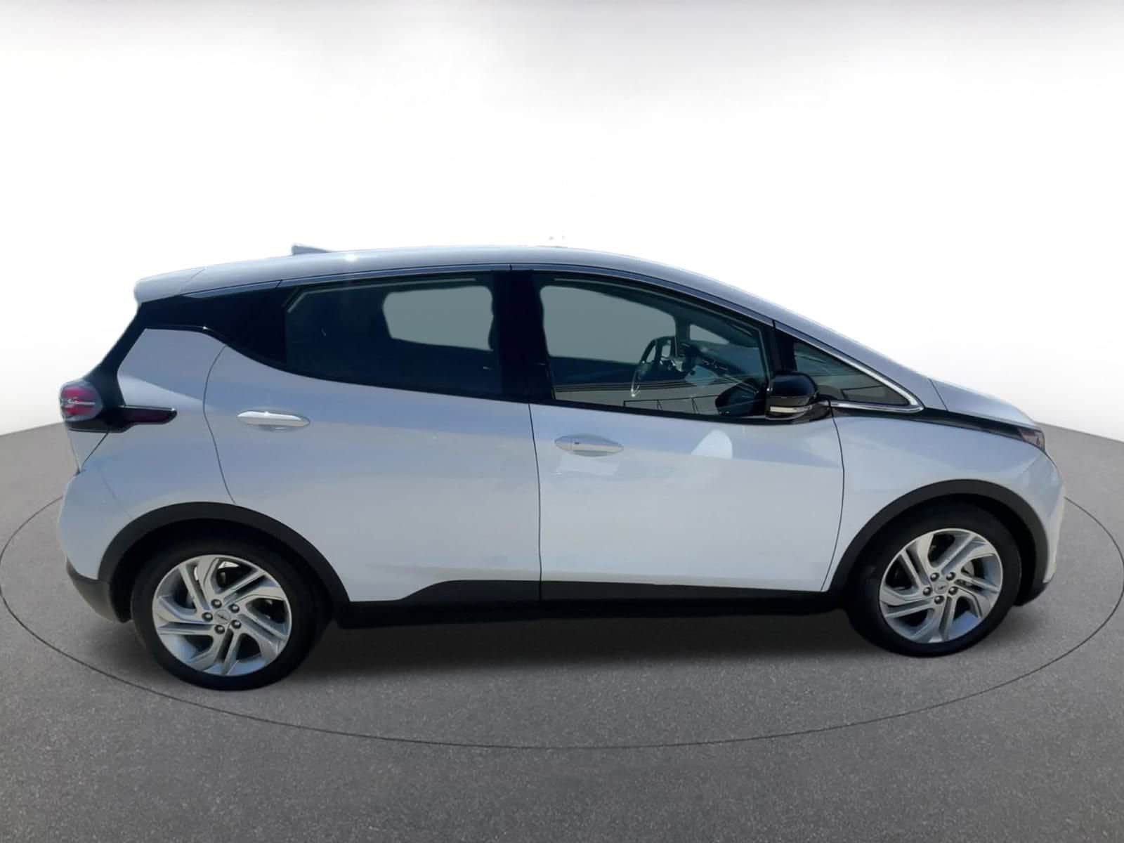 Thumbnail: 2023 Chevrolet Bolt EV - 16