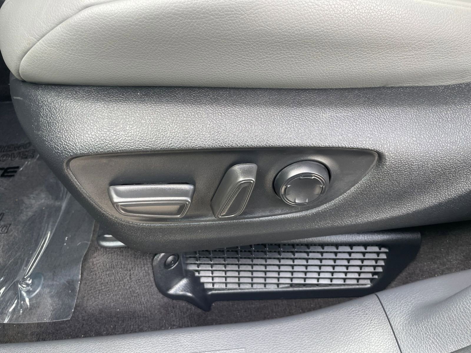 Thumbnail: 2024 Toyota Sienna - 23