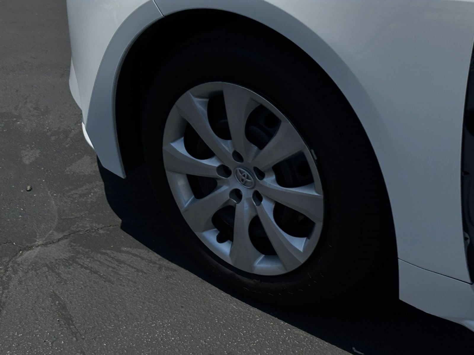 Thumbnail: 2025 Toyota Corolla - 30