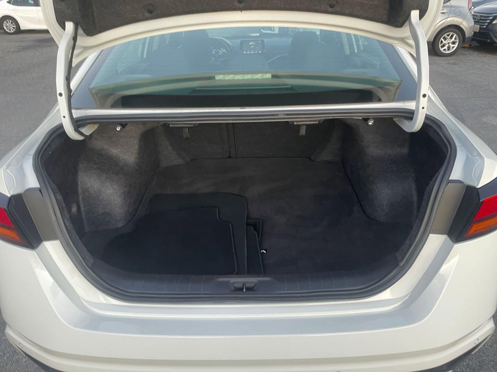 Thumbnail: 2025 Nissan Altima - 32