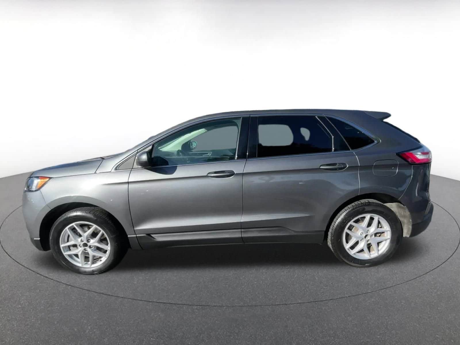Thumbnail: 2023 Ford Edge - 9