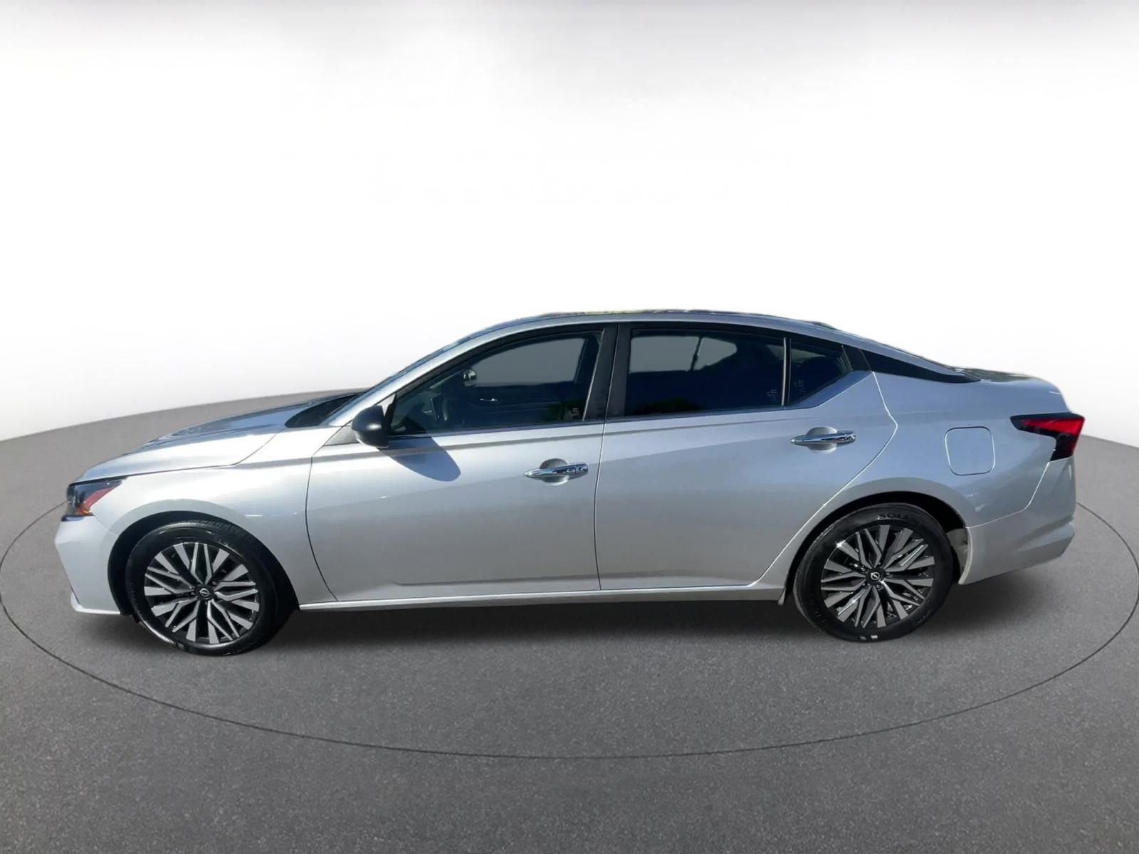 Thumbnail: 2024 Nissan Altima - 9