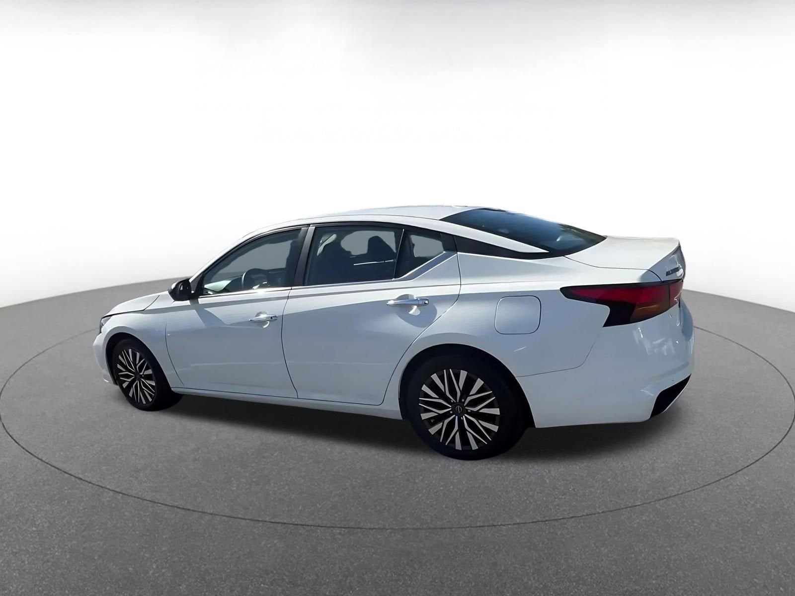 Thumbnail: 2025 Nissan Altima - 11