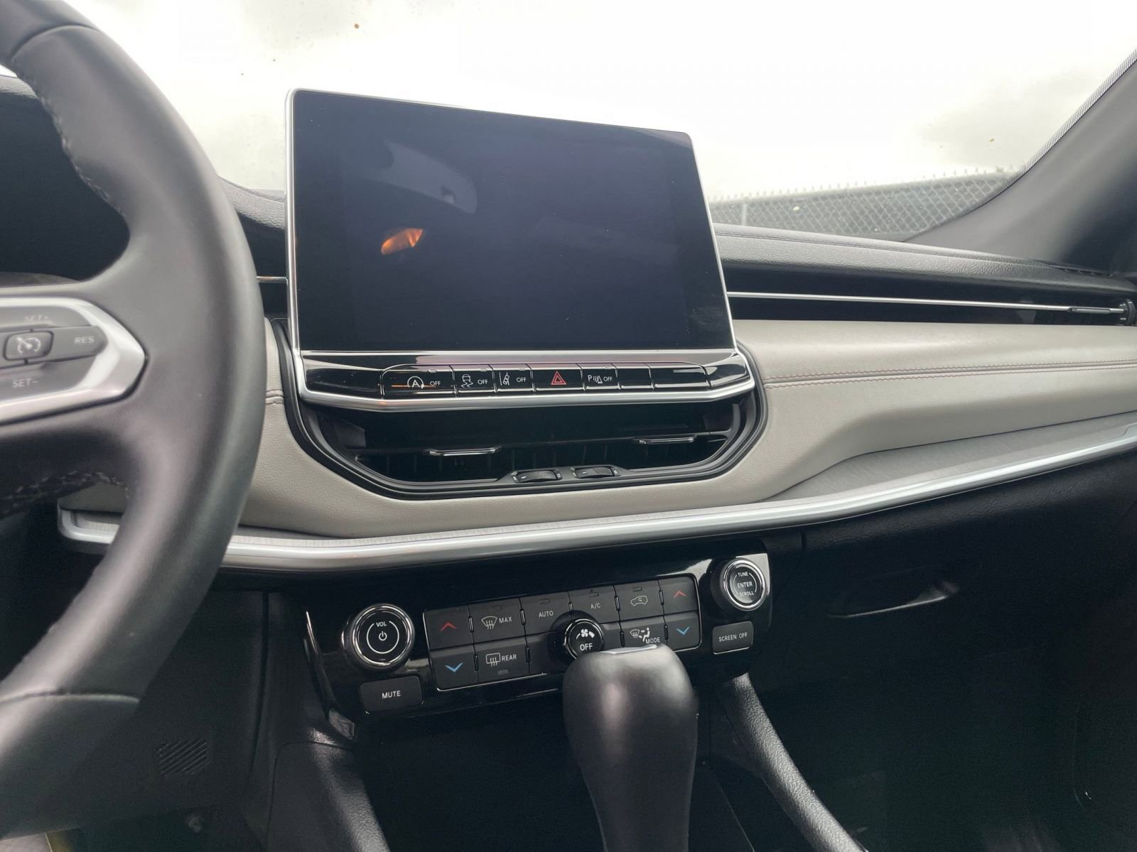 Thumbnail: 2025 Jeep Compass - 17