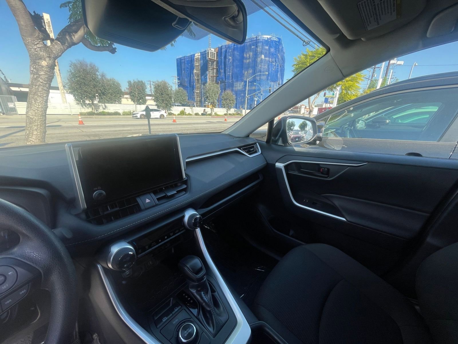 Thumbnail: 2025 Toyota RAV4 - 35