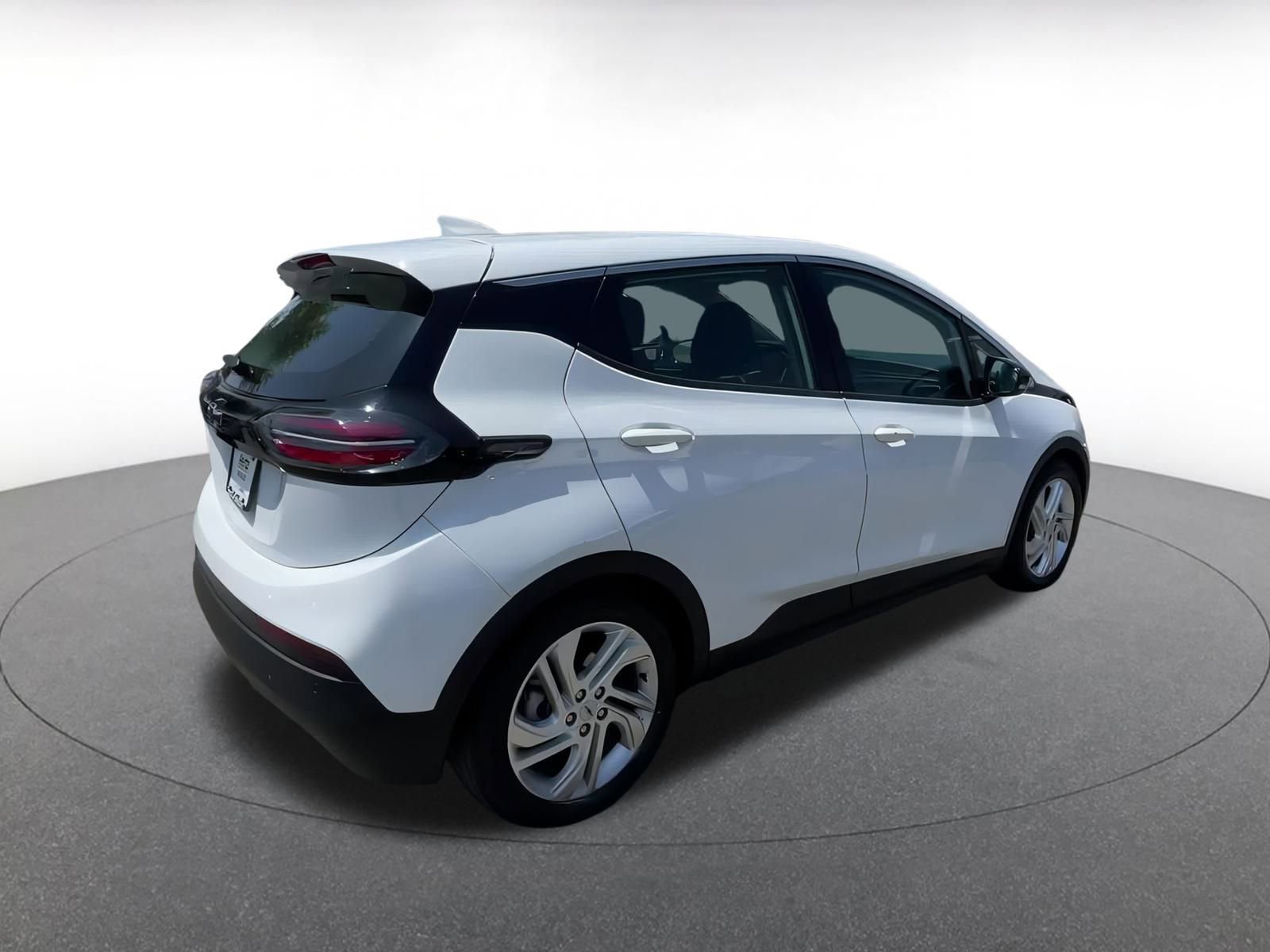 Thumbnail: 2023 Chevrolet Bolt EV - 15