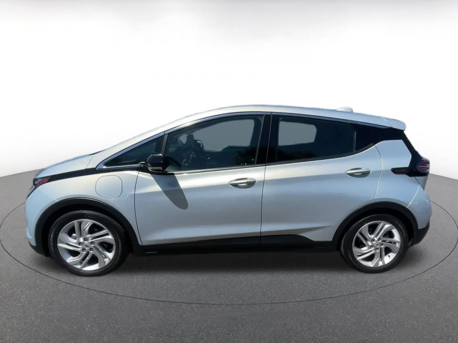 Thumbnail: 2023 Chevrolet Bolt EV - 9