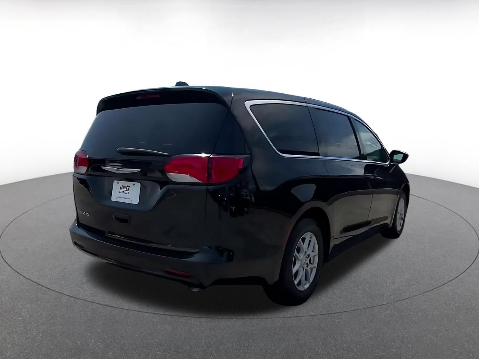Thumbnail: 2024 Chrysler Voyager - 12