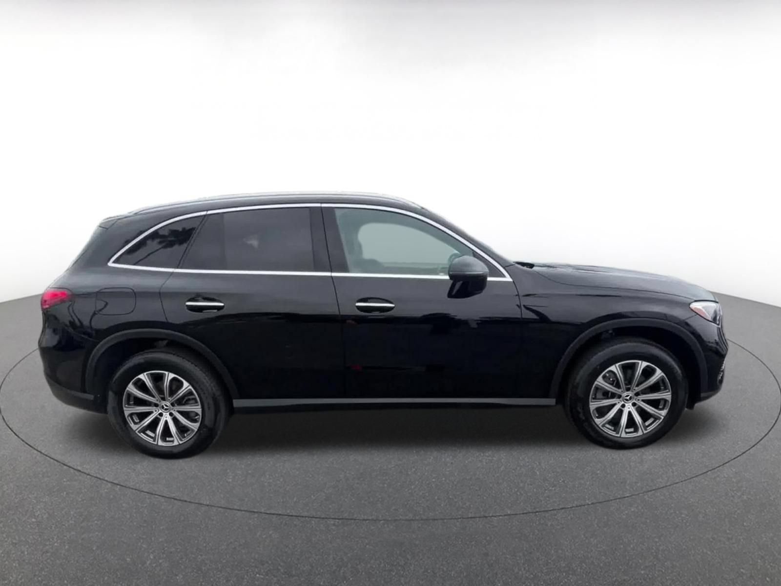 Thumbnail: 2024 Mercedes-Benz GLC - 13