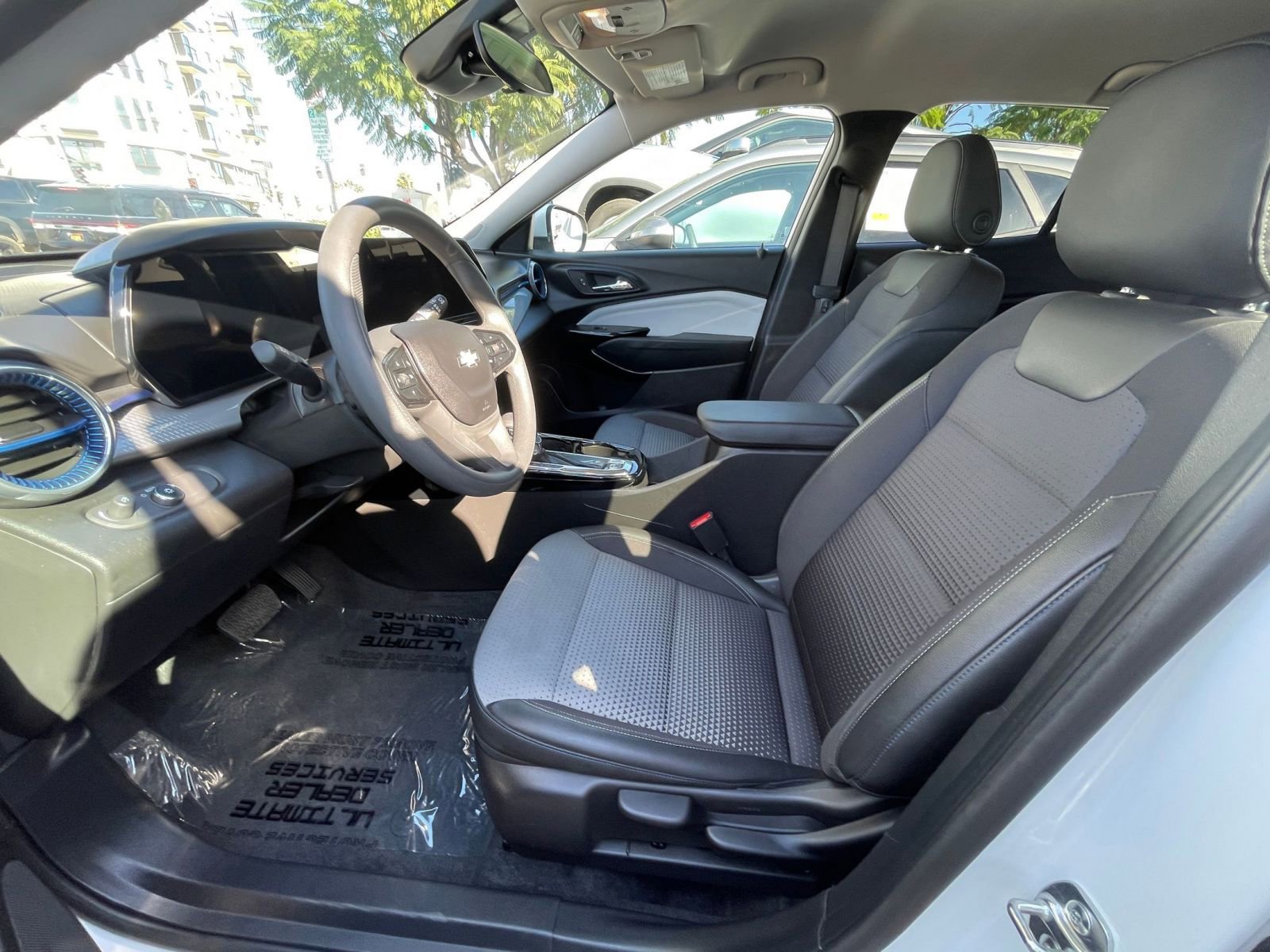 Thumbnail: 2025 Chevrolet Trax - 30