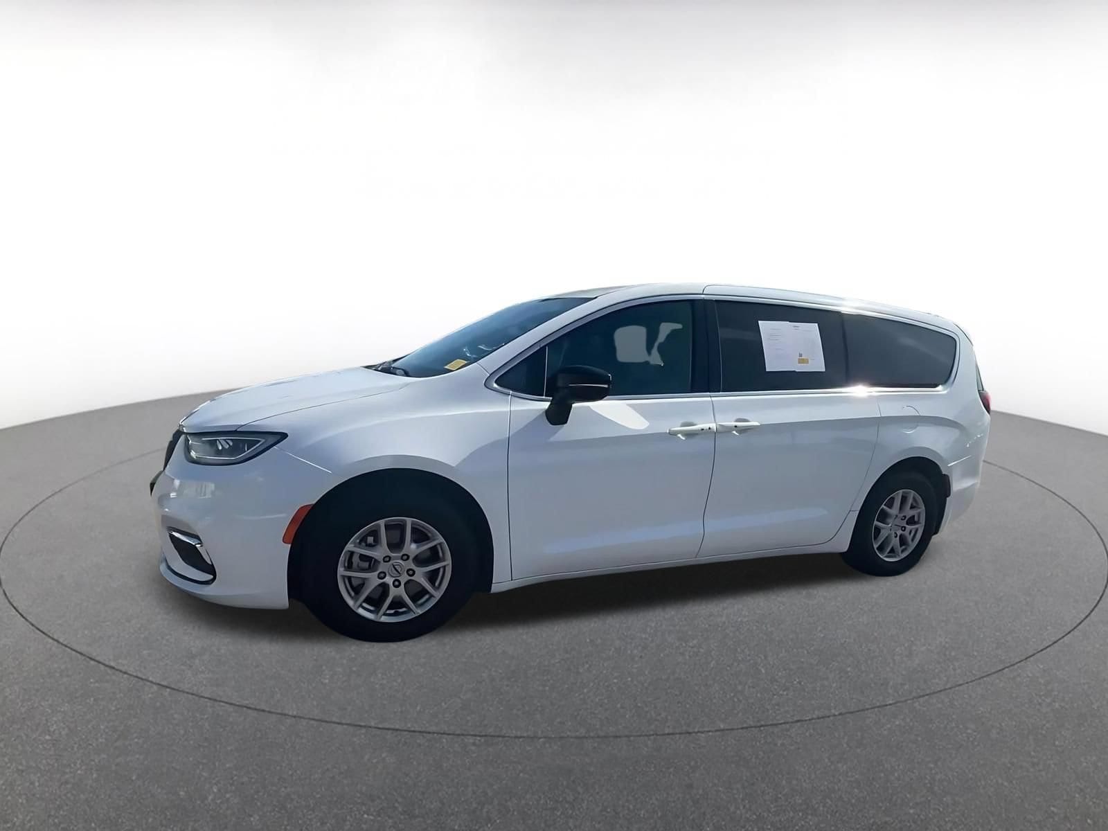 Thumbnail: 2025 Chrysler Pacifica - 7