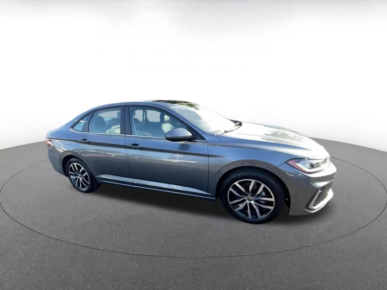 Thumbnail: 2025 Volkswagen Jetta - 2