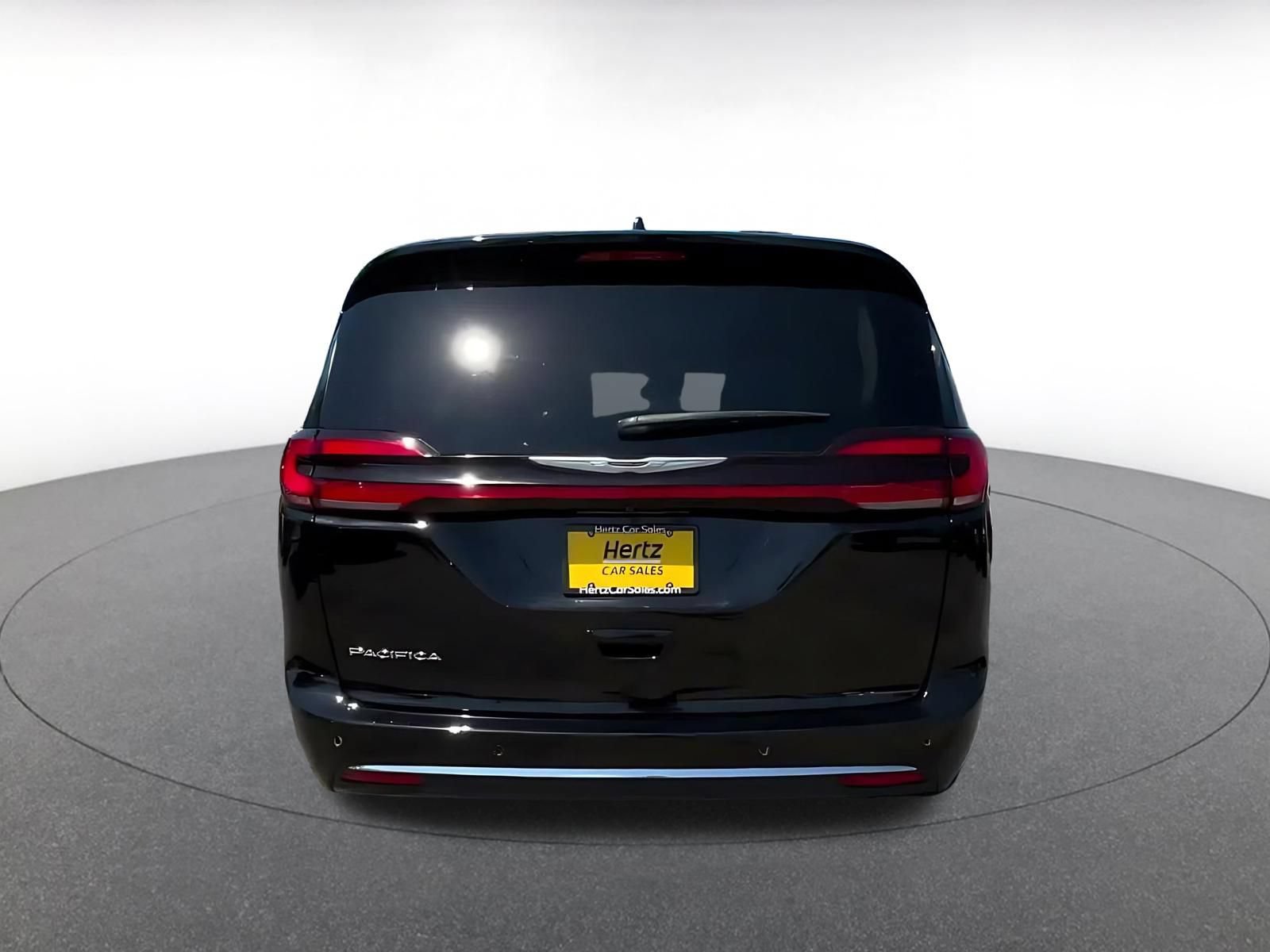 Thumbnail: 2024 Chrysler Pacifica - 12